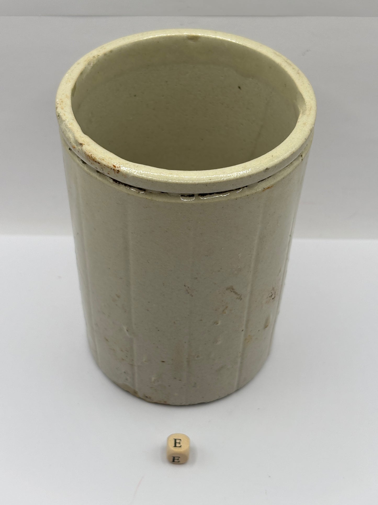 Old 2lb ribbed stoneware jam pot (e)