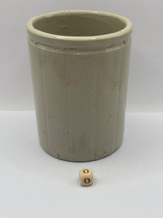 Old 1lb ribbed stoneware jam pot (o)