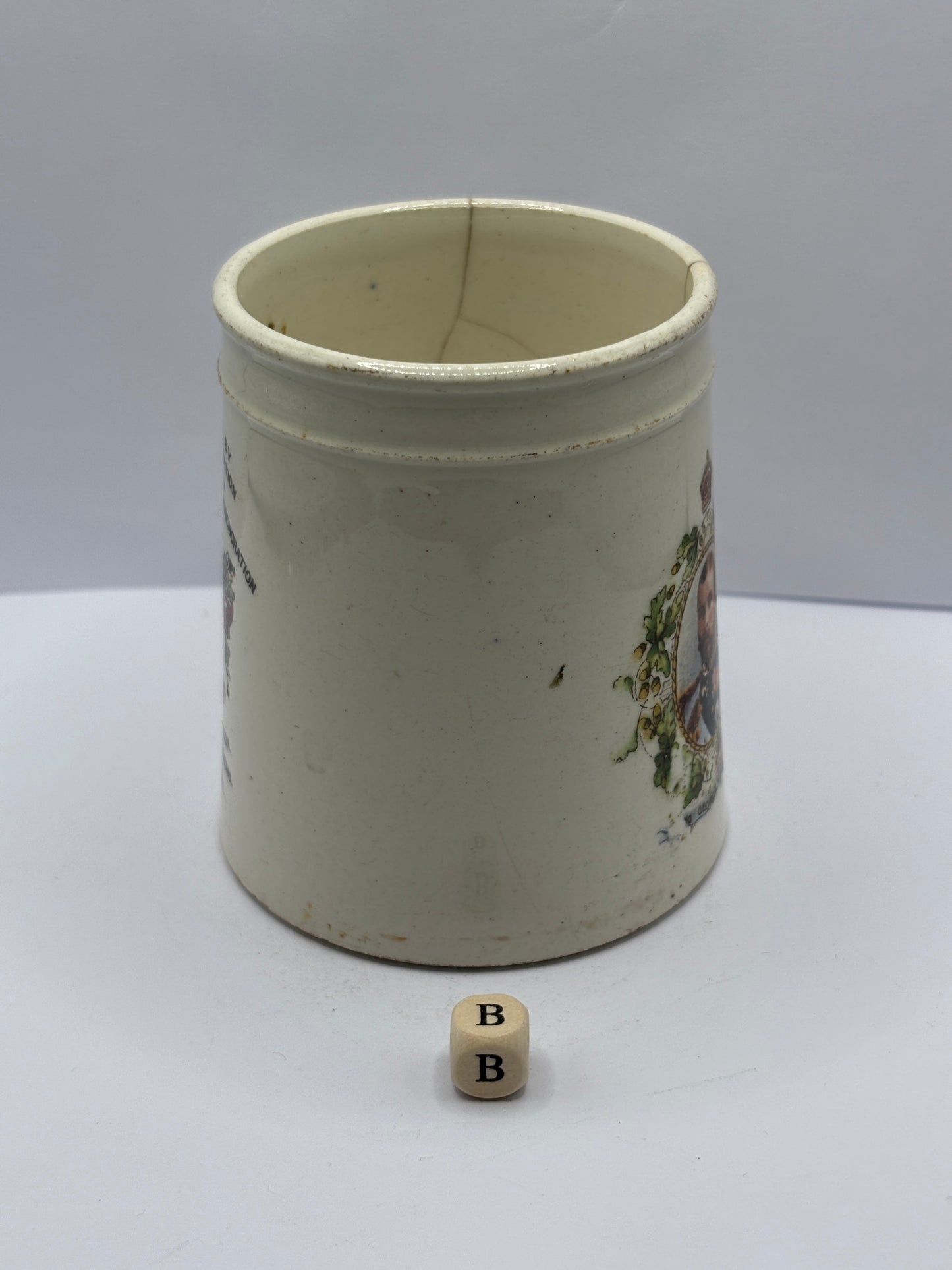 Vintage royalty mug (B)