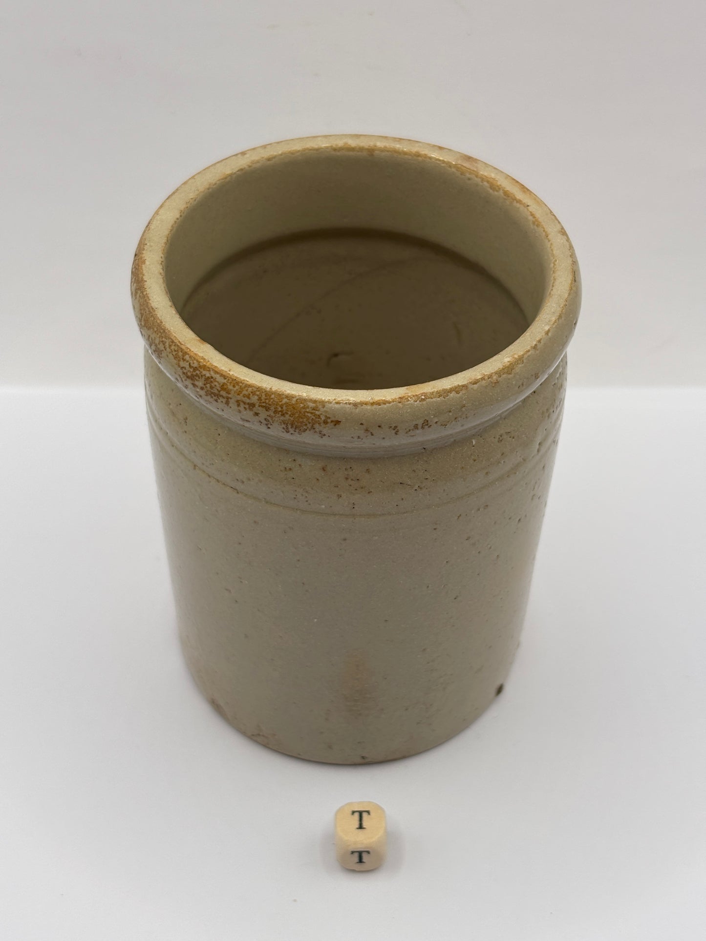 Old 1lb rolled top stoneware jam pot (T)