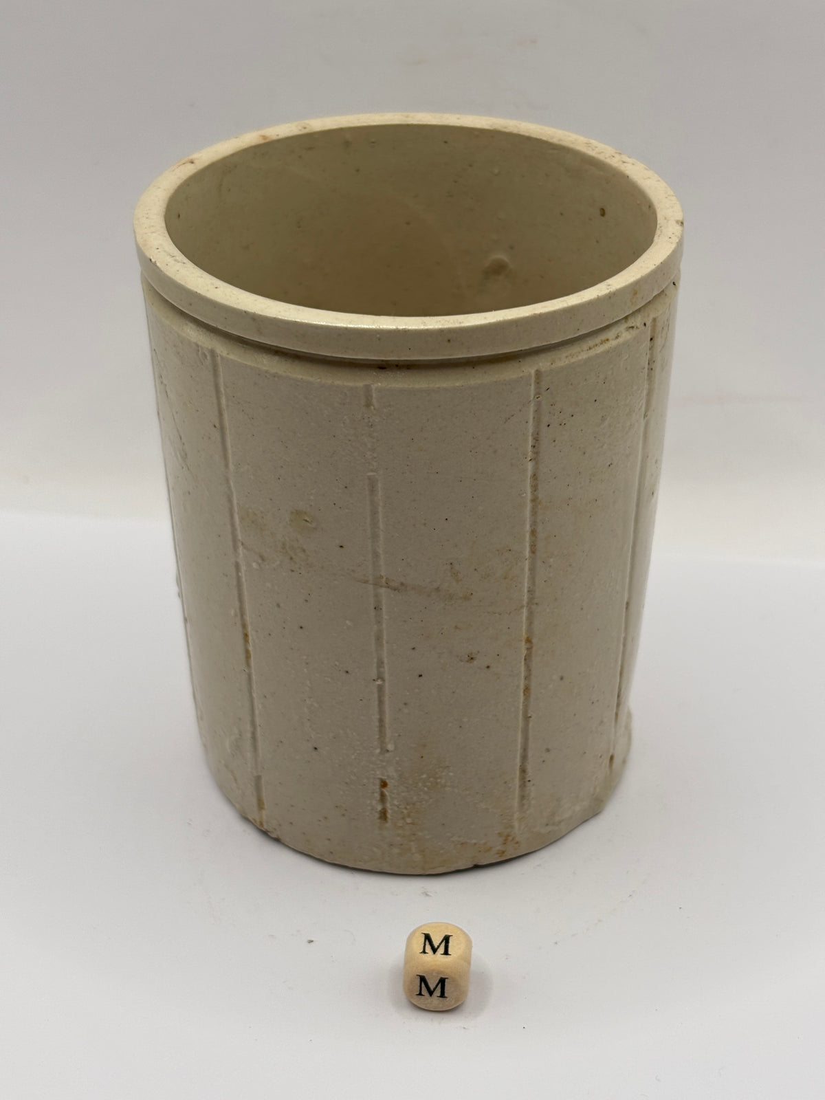 Old 1lb ribbed Hartleys stoneware jam pot (m)