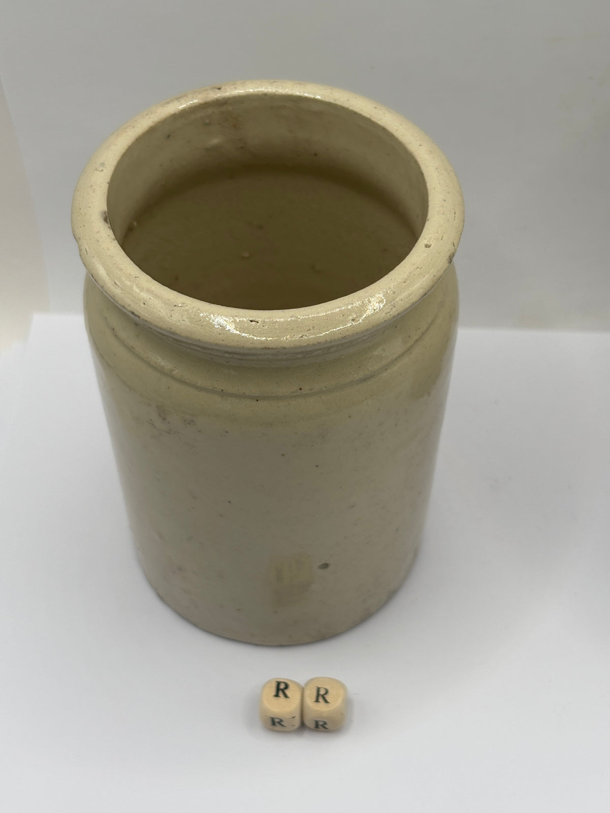 Old 1lb rolled top stoneware jam pot (RR)