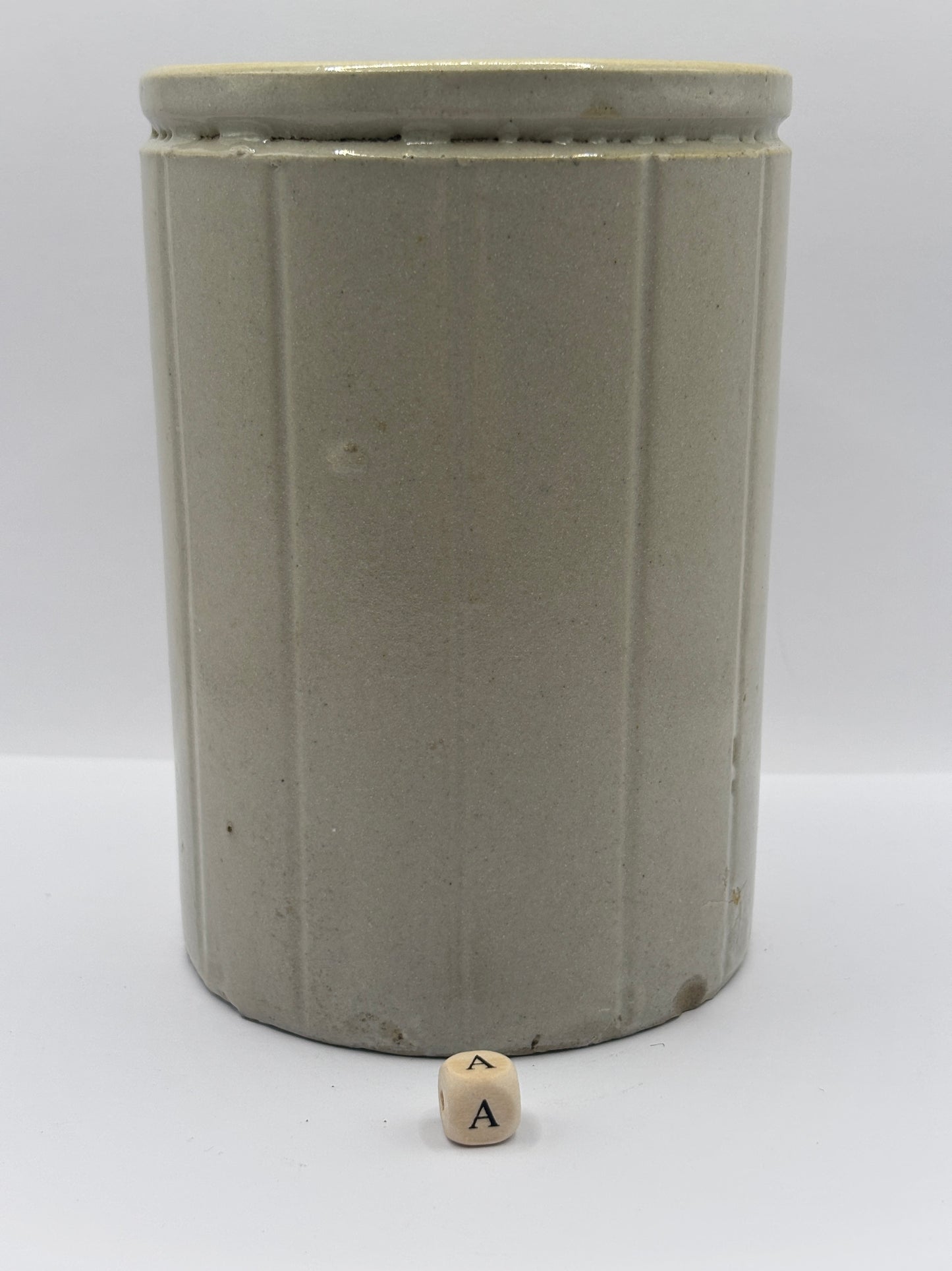 Old 2lb ribbed stoneware jam pot (a)
