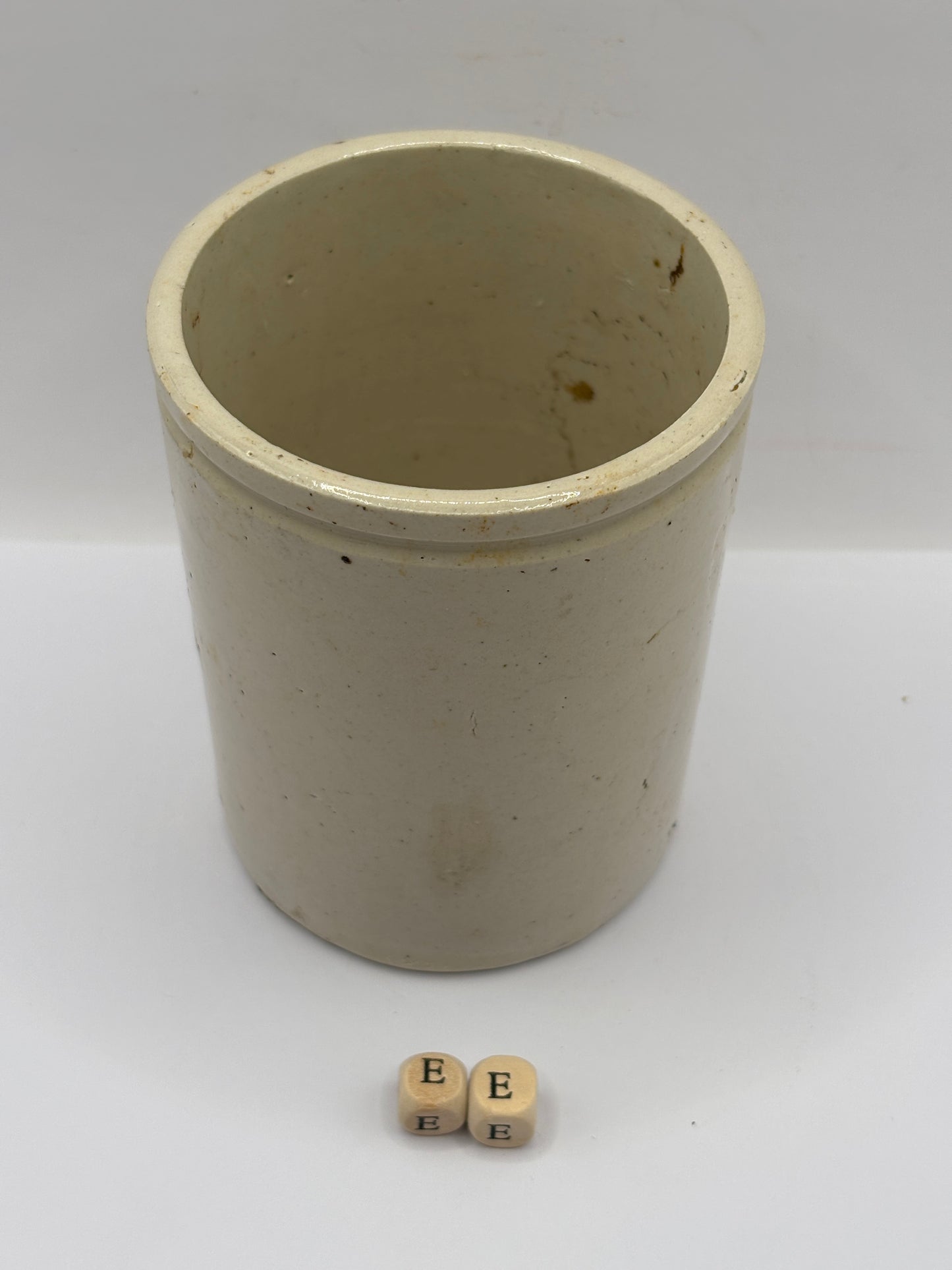 Old 1lb ribbed stoneware jam pot (ee)