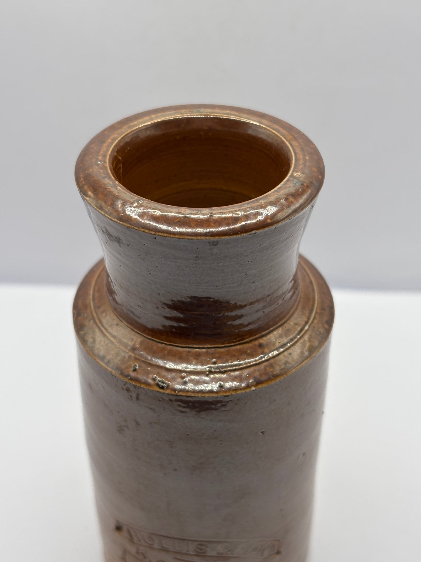 Old stoneware advertising blacking pot, Hollis & son. London