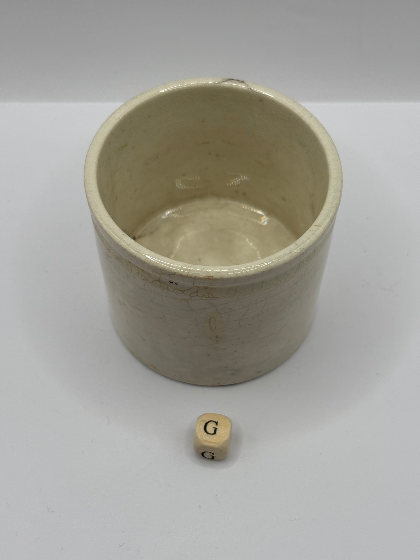Old chunky stoneware pot (G)