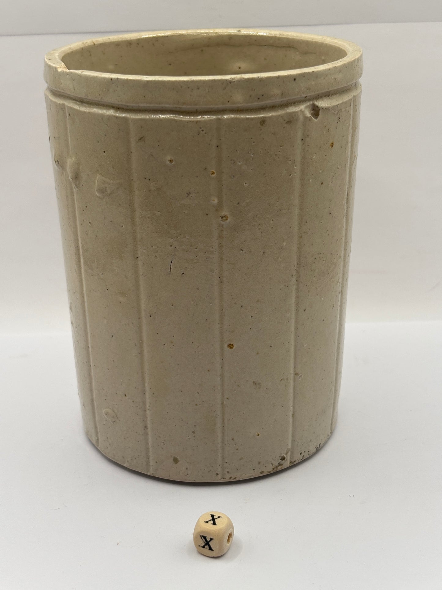 Old 2lb ribbed stoneware jam pot (x)