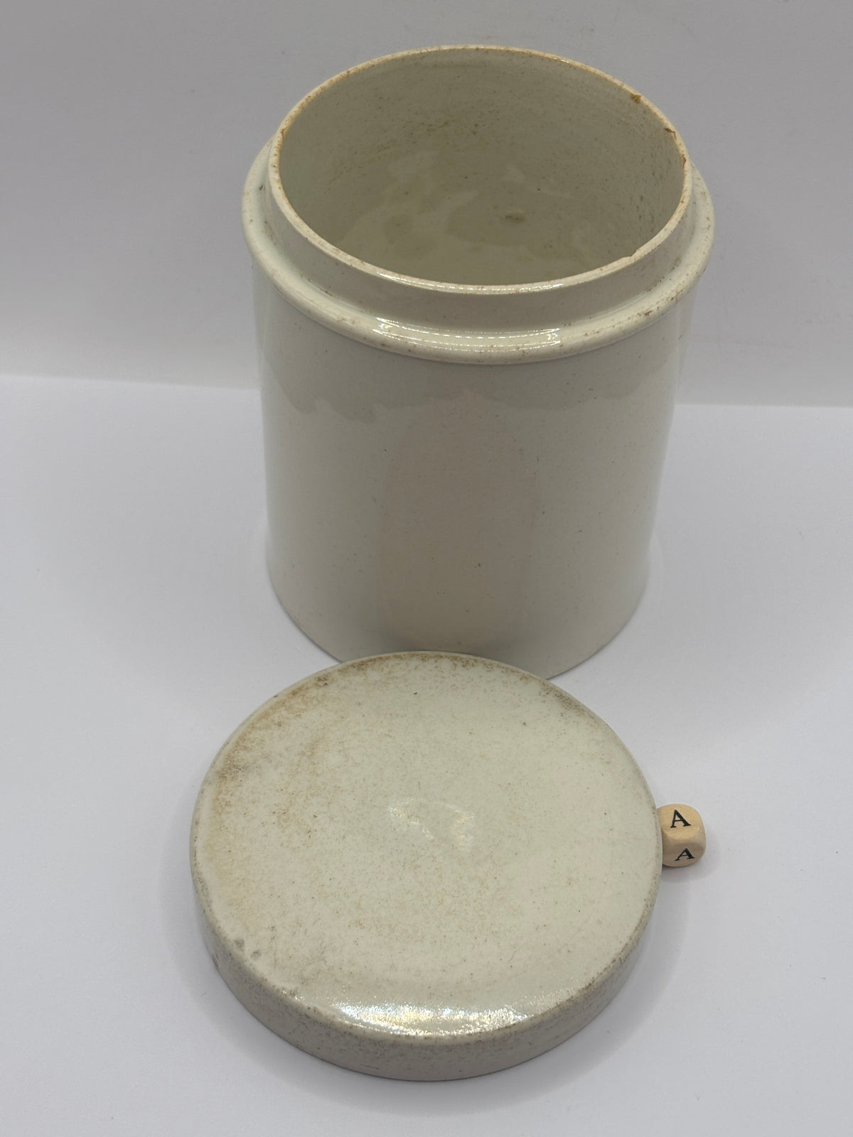 Old plain white stoneware apothecary jar & lid (a)