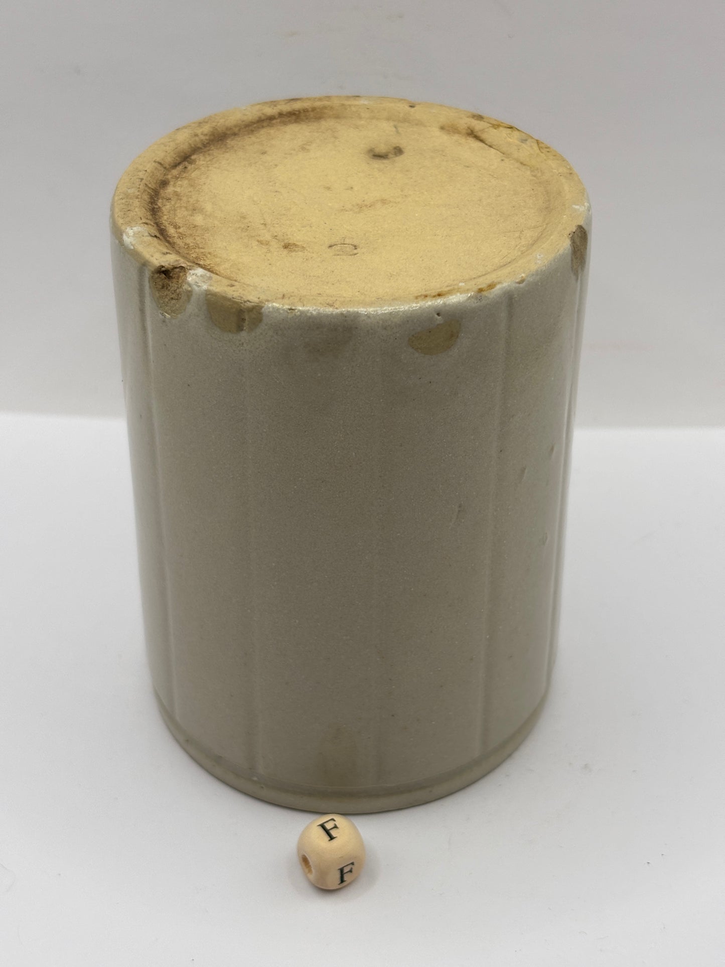 Old 1lb ribbed stoneware jam pot (f)