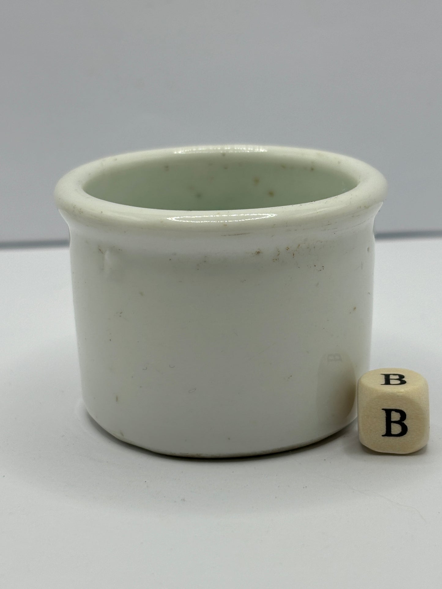 Small Clarke’s miraculous salve advertising ointment pot (b)