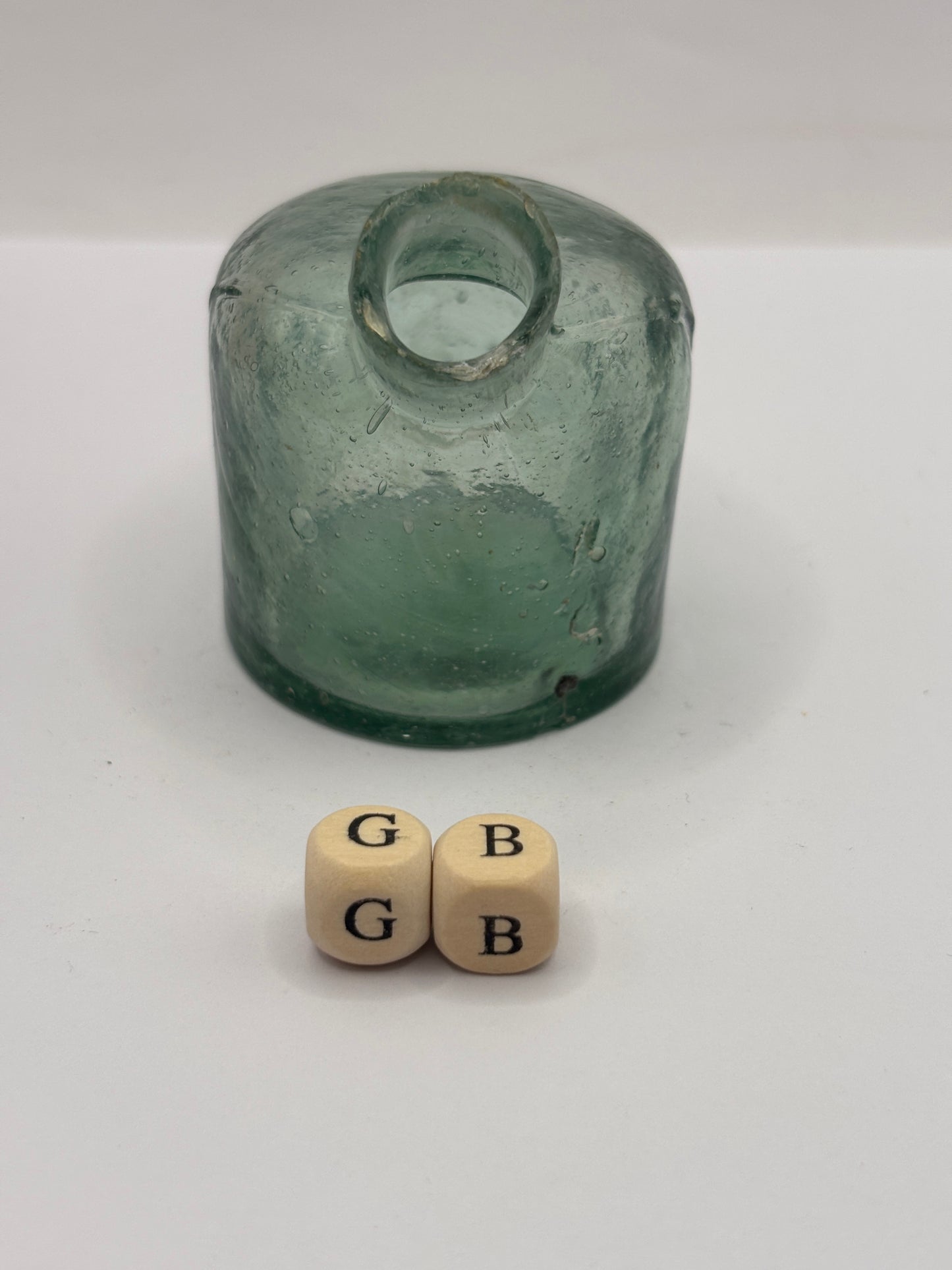 Old advertising inkwell, Blackwood & Co patent London. Igloo ink, inkwell, ink bottle (GB)