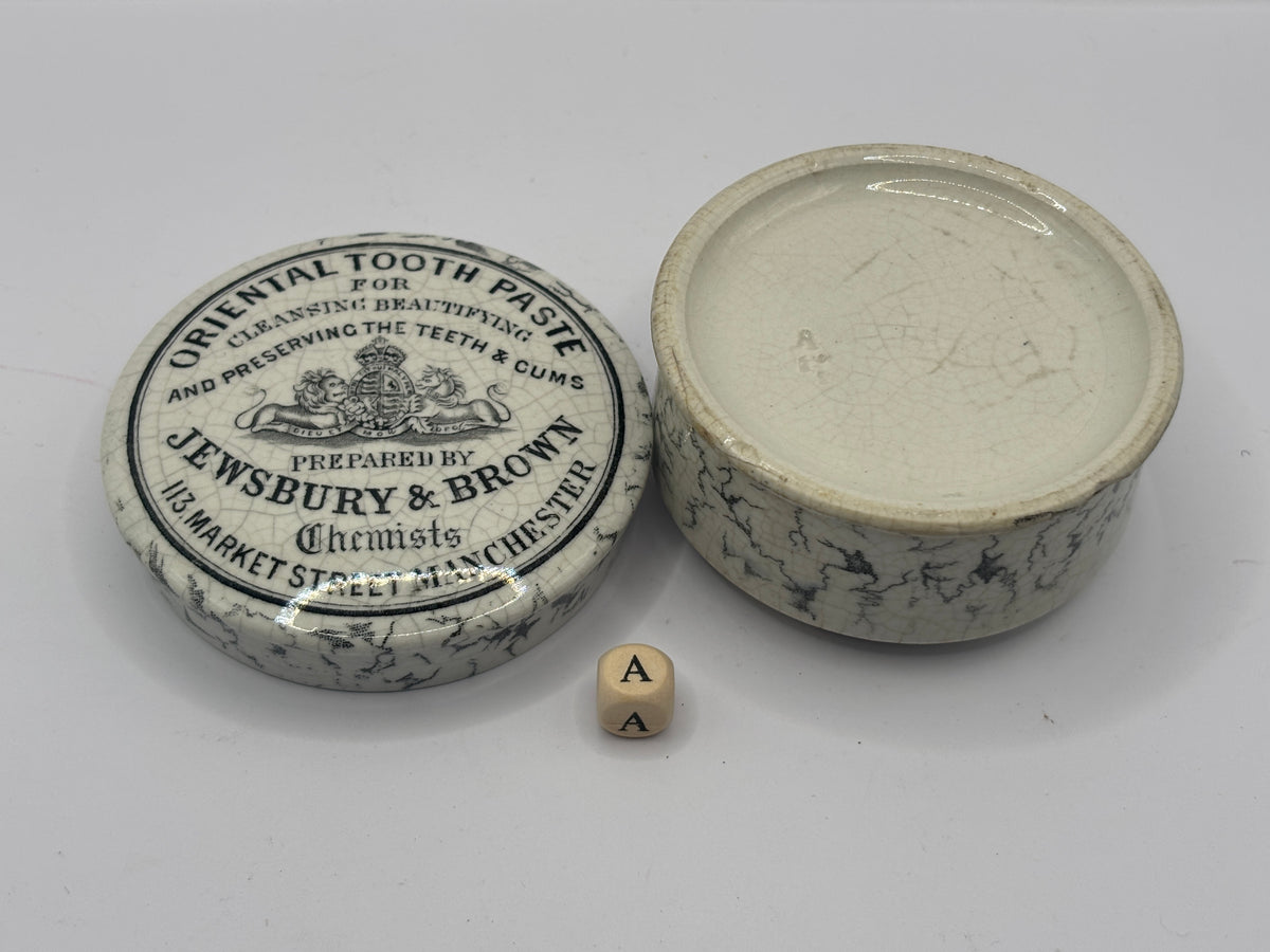Old advertising lid and base, Oriental tooth paste Jewsbury & Brown (a)