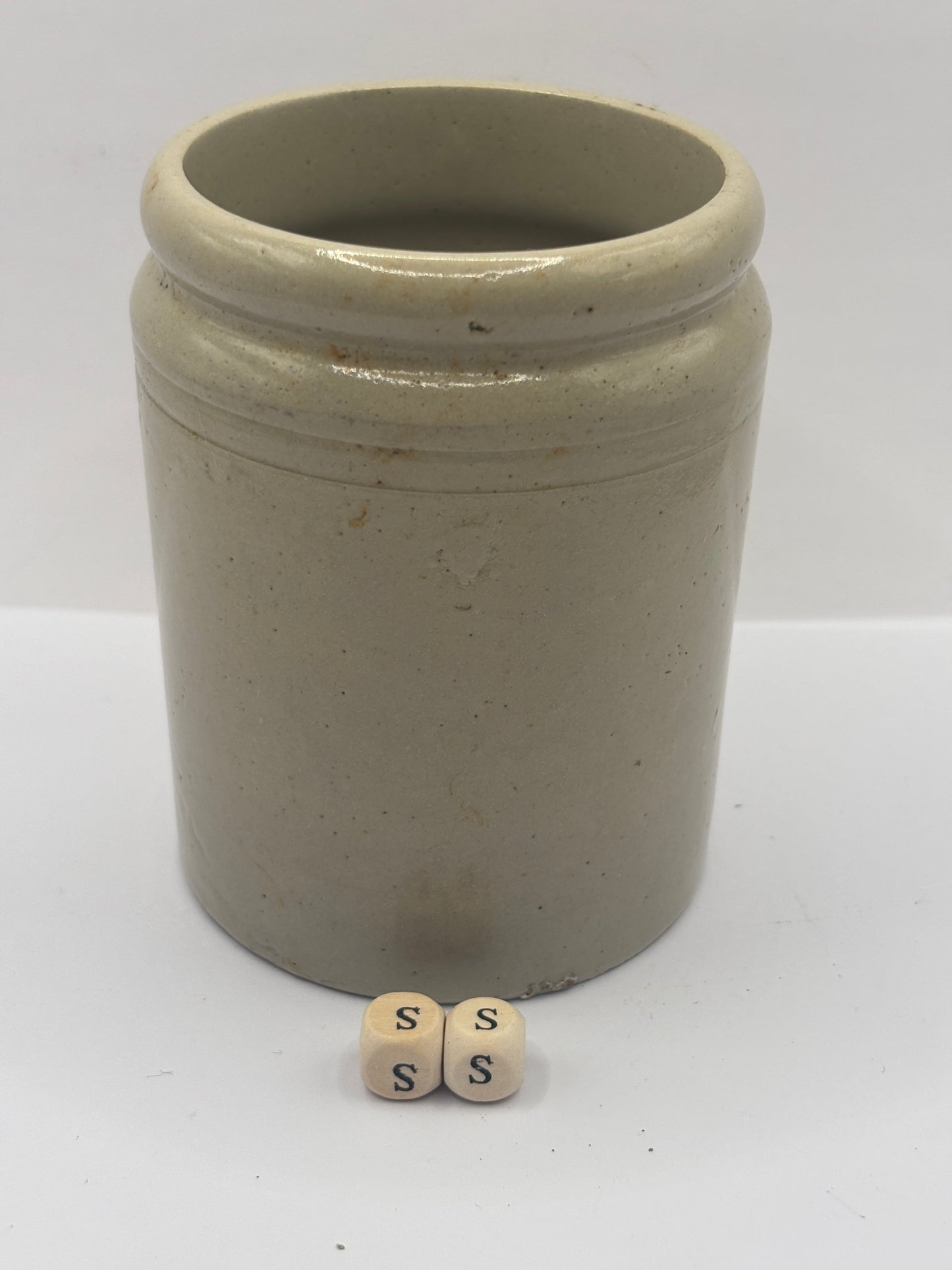 Old 1lb rolled top stoneware jam pot (SS)