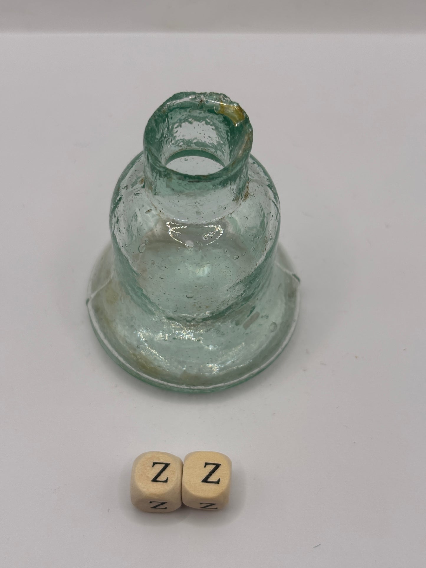 Old aqua glass inkwell, Bell ink (zz)