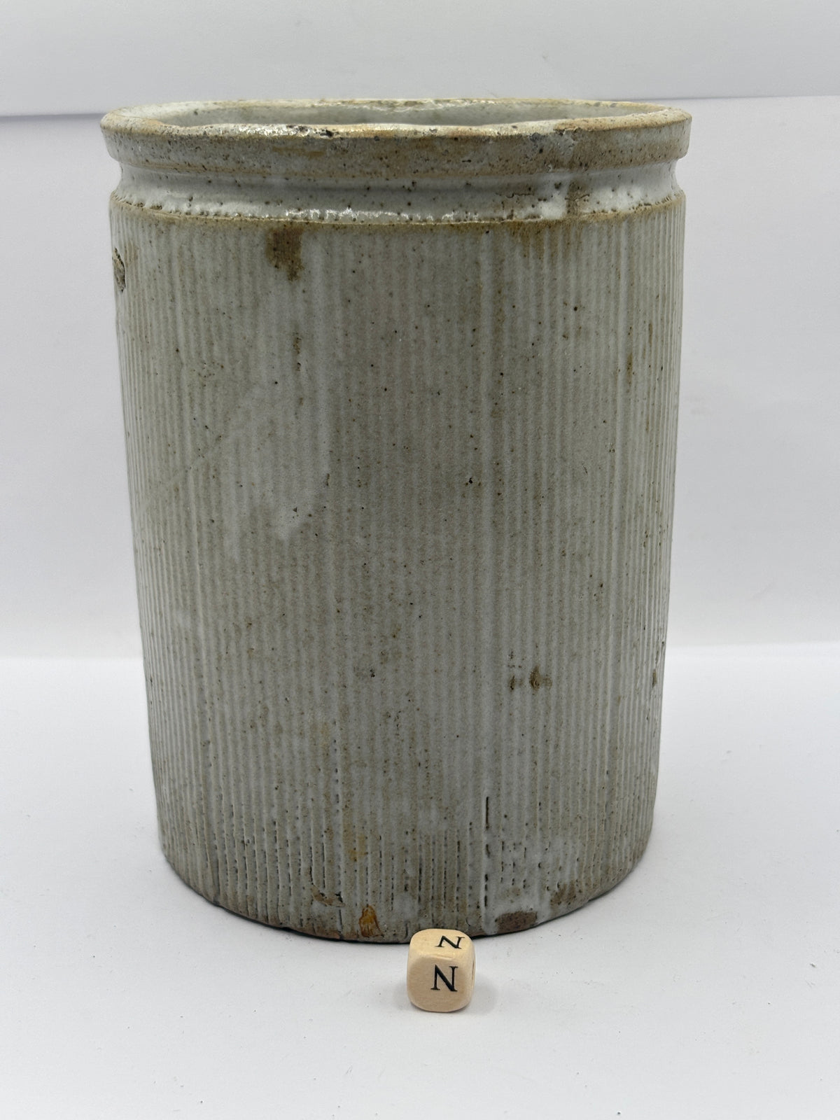 Old 2lb ribbed stoneware jam pot (N)