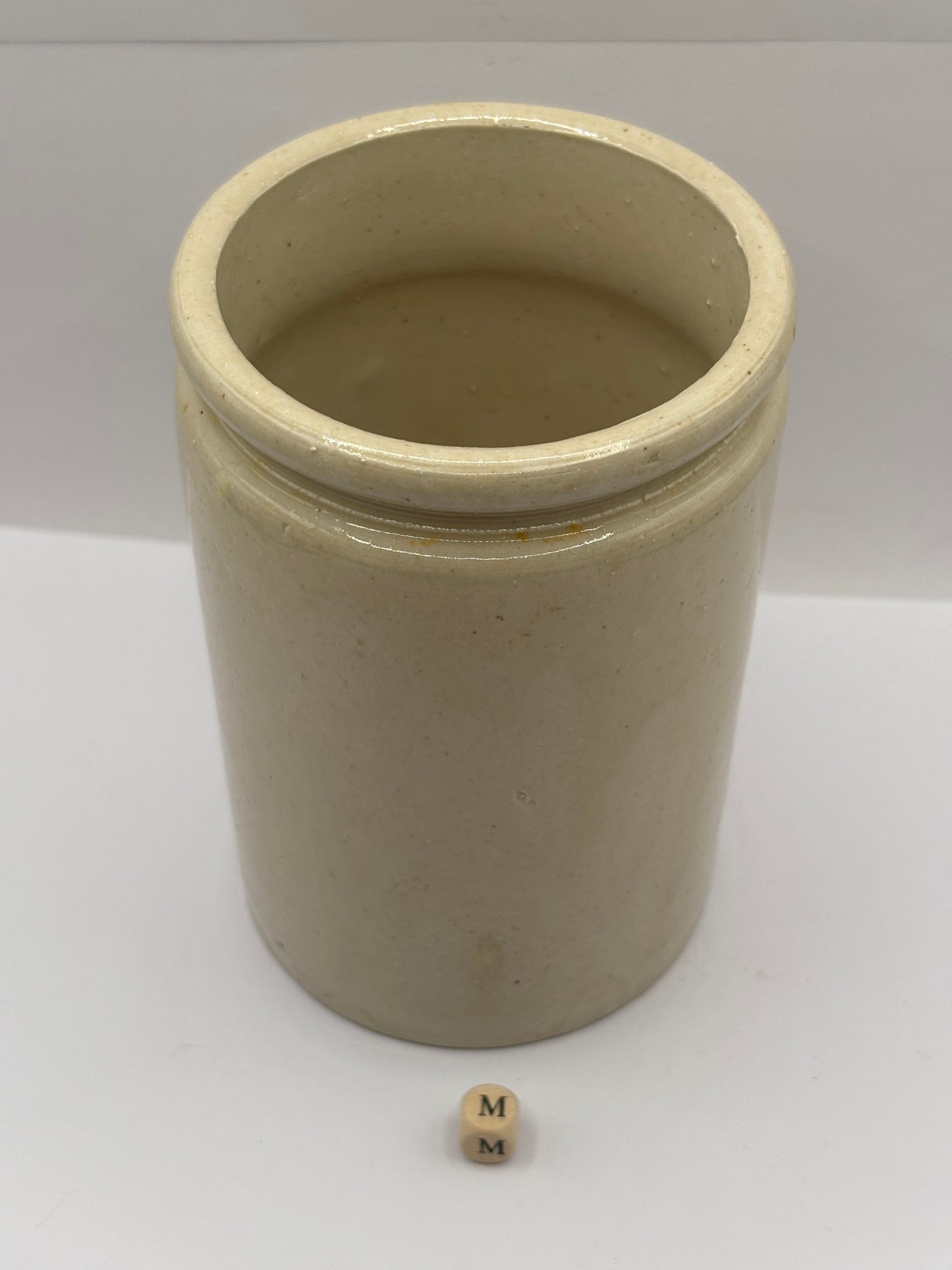 Old 2lb rolled top stoneware jam pot (m)