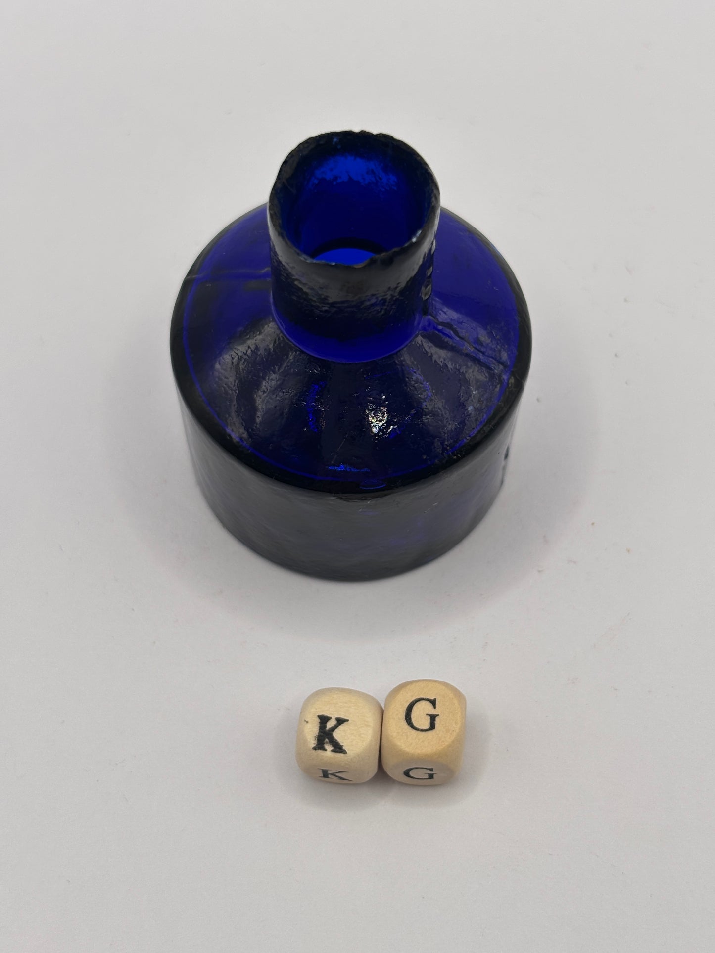 Old cobalt blue glass ink bottle, inkwell, penny ink (KG)