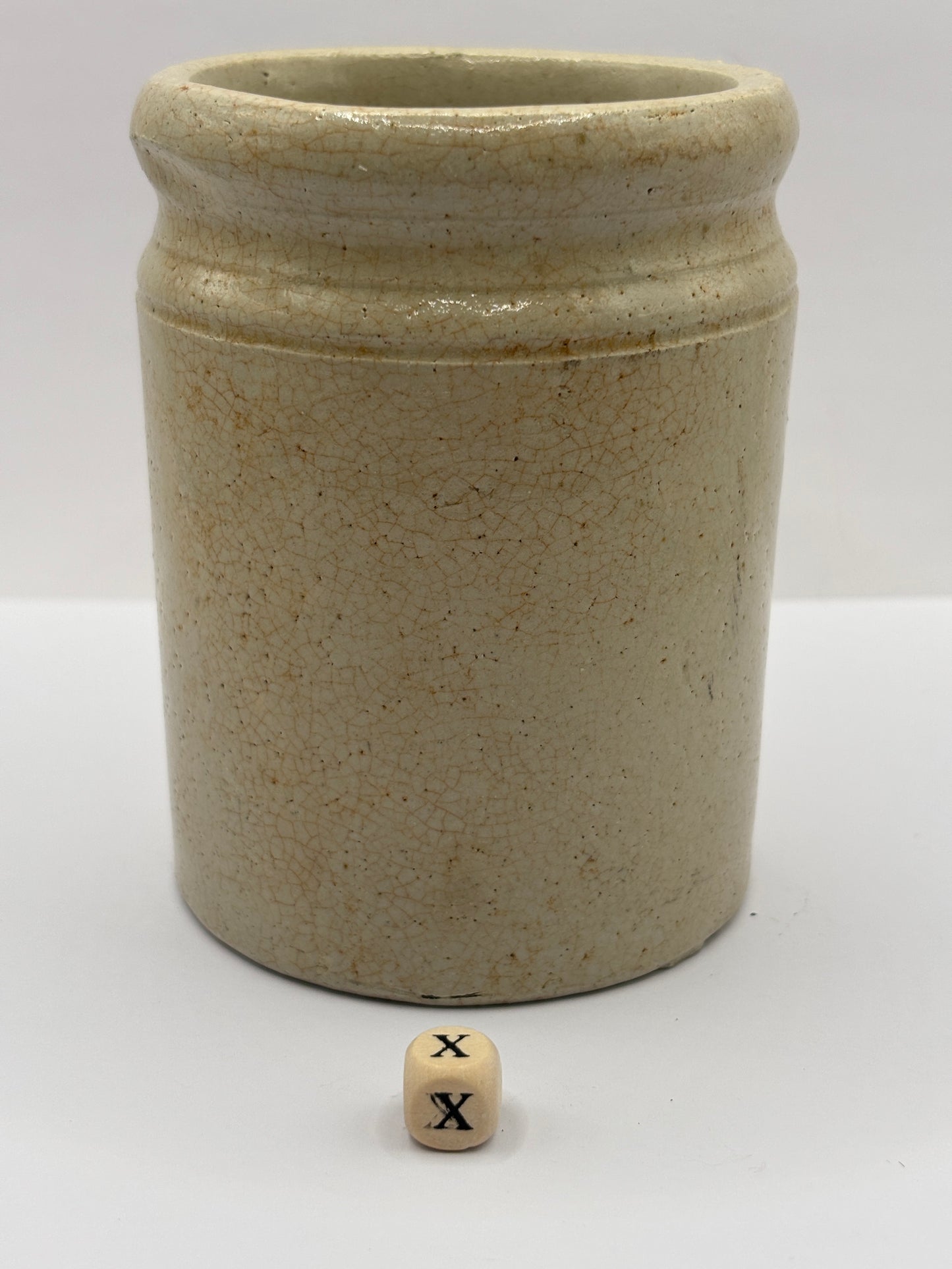 Old 1lb rolled top stoneware jam pot (x)