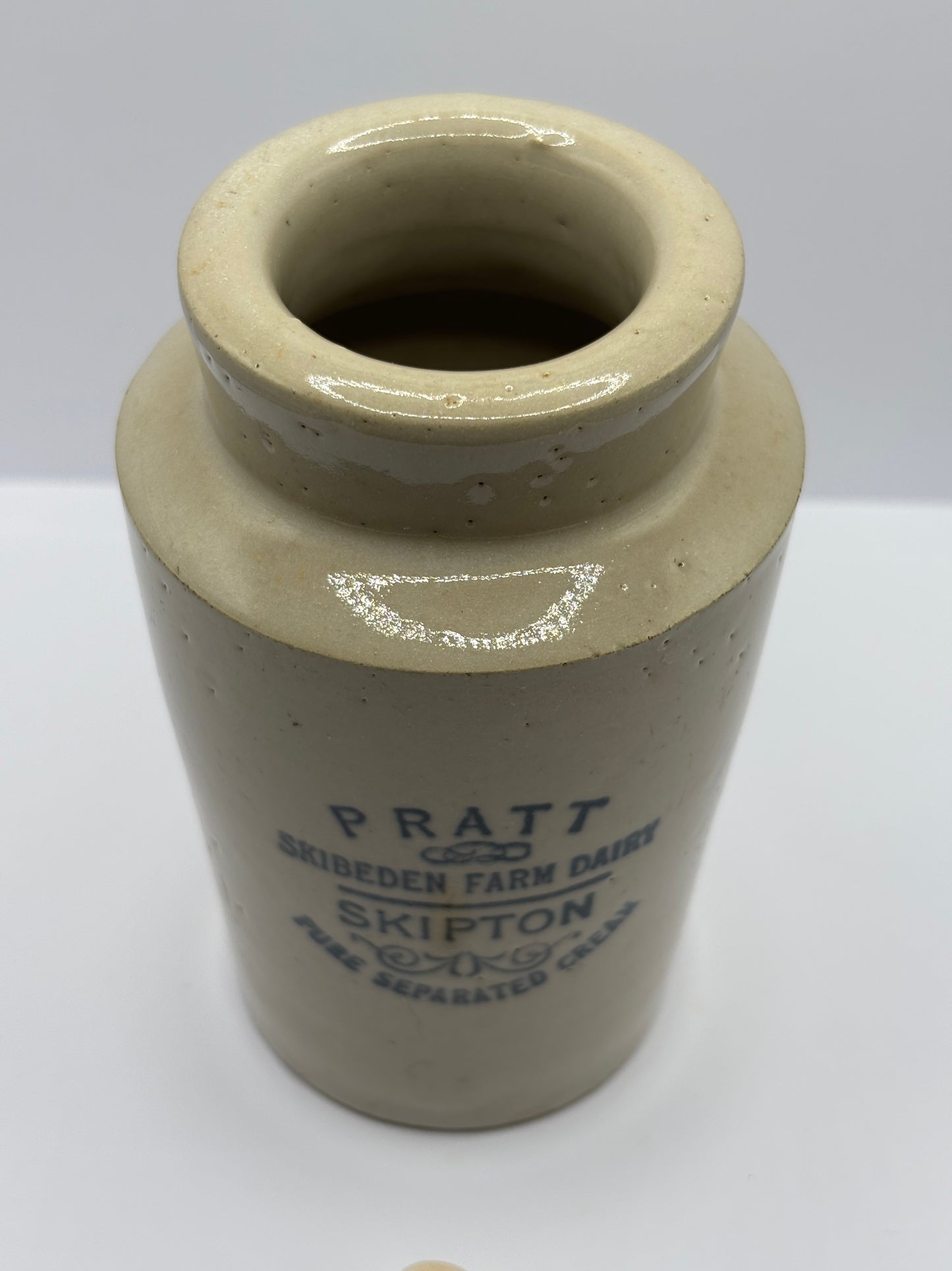 Old Skipton advertising cream pot (A) Skibeden farm dairy