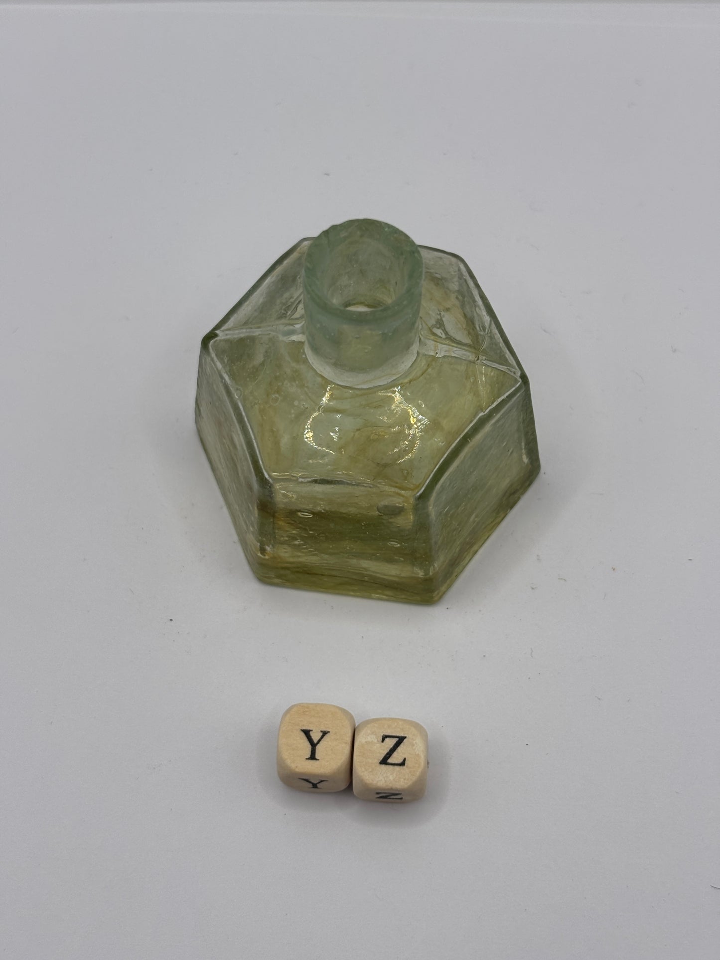 Old super swirly 6 sided ink bottle, inkwell, penny ink (YZ)