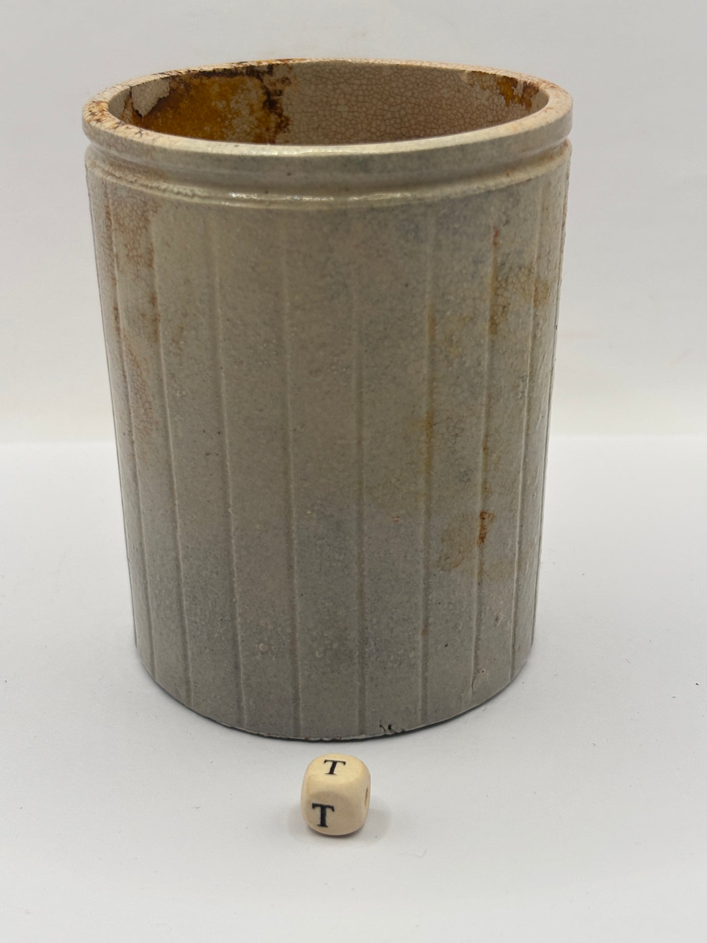 Old 1lb ribbed stoneware jam pot (T)
