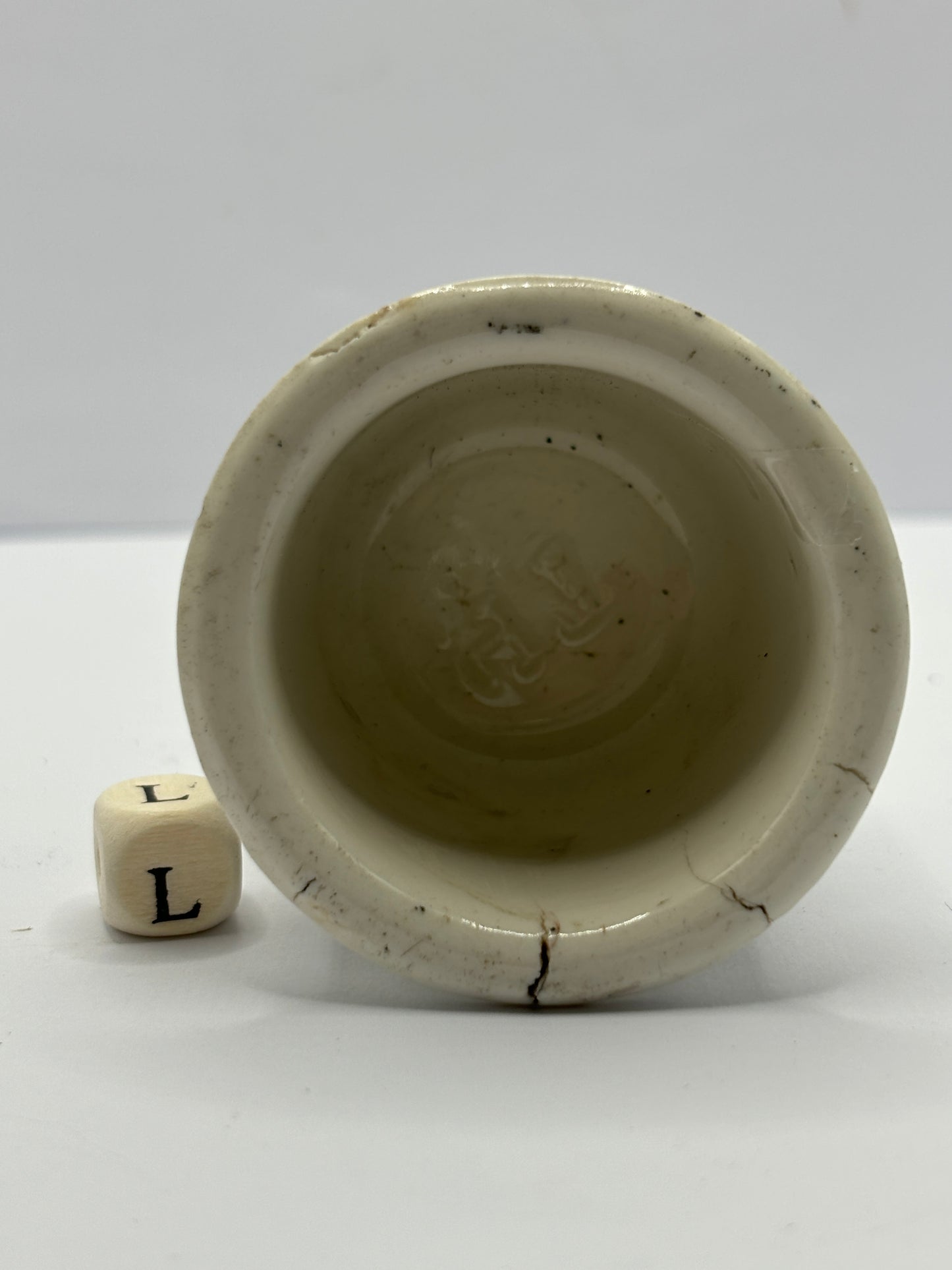 Small Holloway’s advertising ointment pot (L)