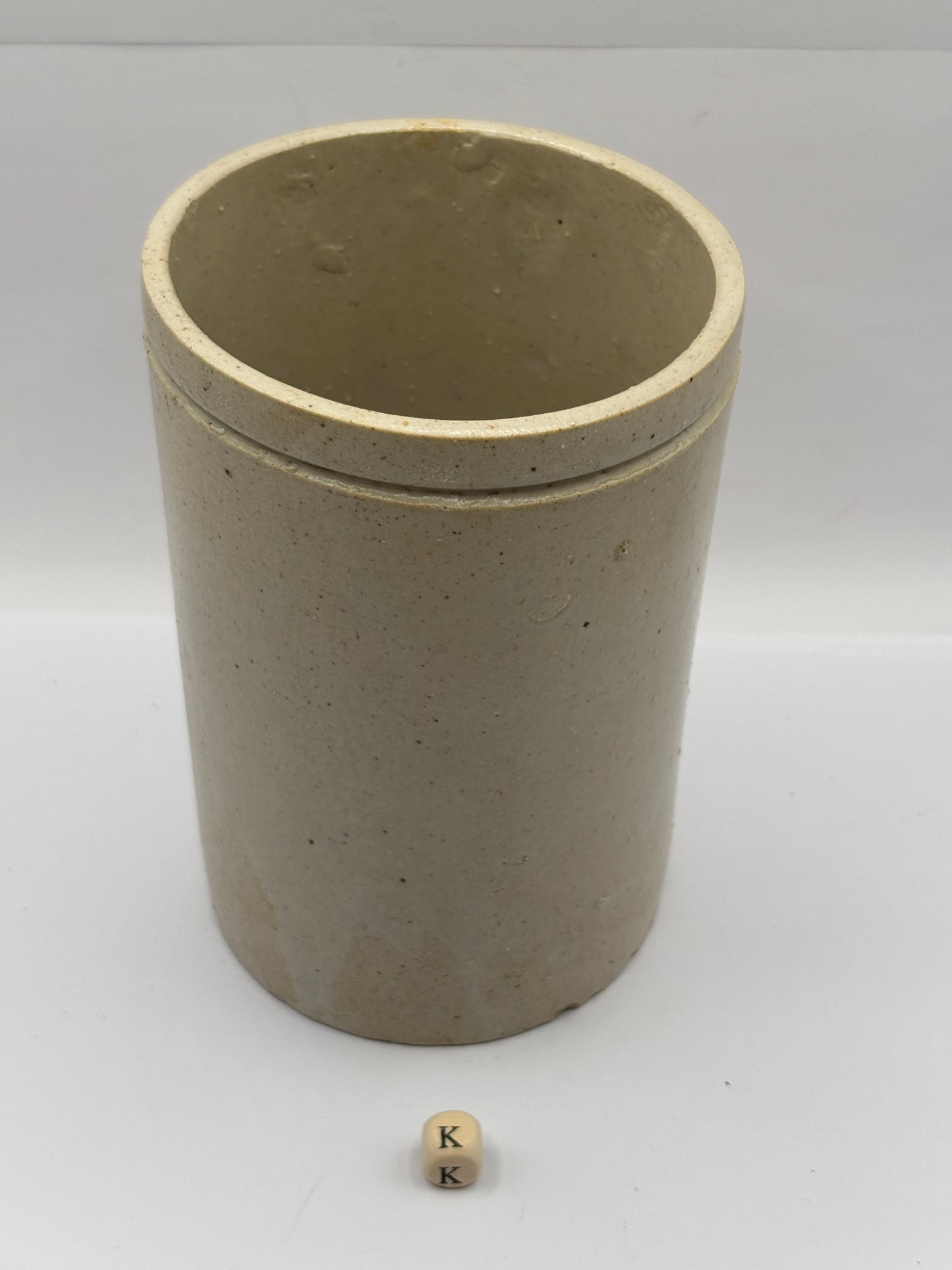Old 2lb smooth stoneware jam pot (k)