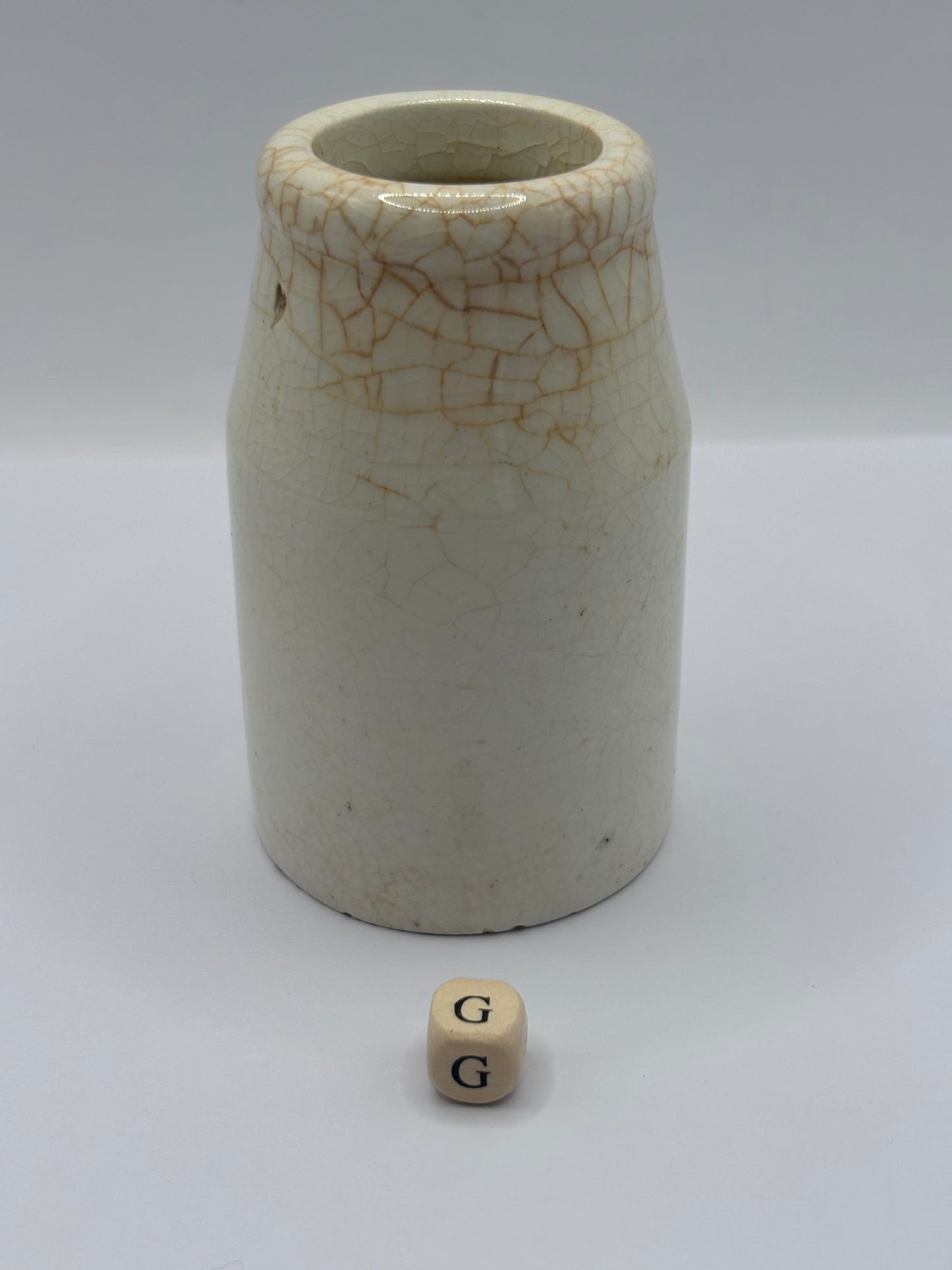 Old white stoneware jar, creamer, churn (G)