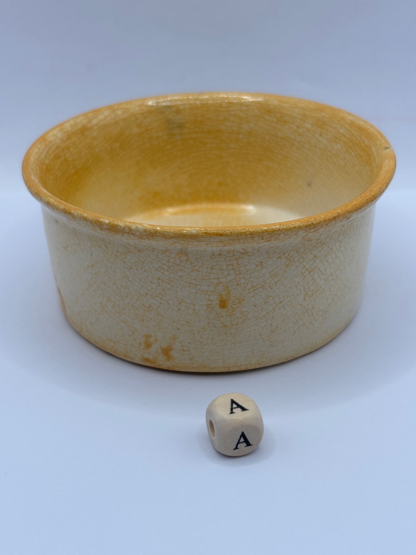 Old Plumtree advertising meat paste pot (a)