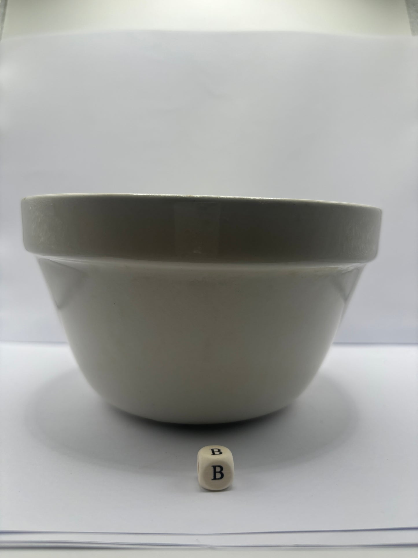 Vintage pudding bowl (B)