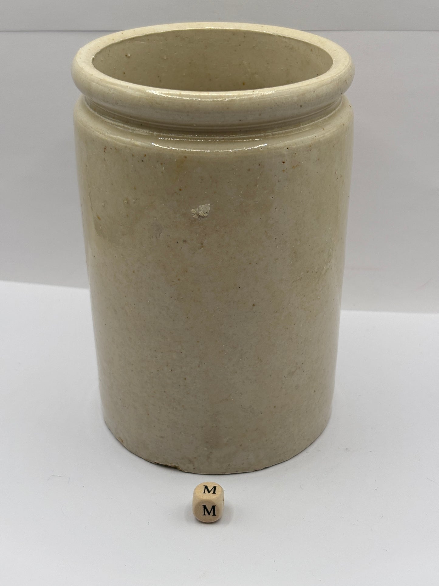 Old 2lb rolled top stoneware jam pot (m)