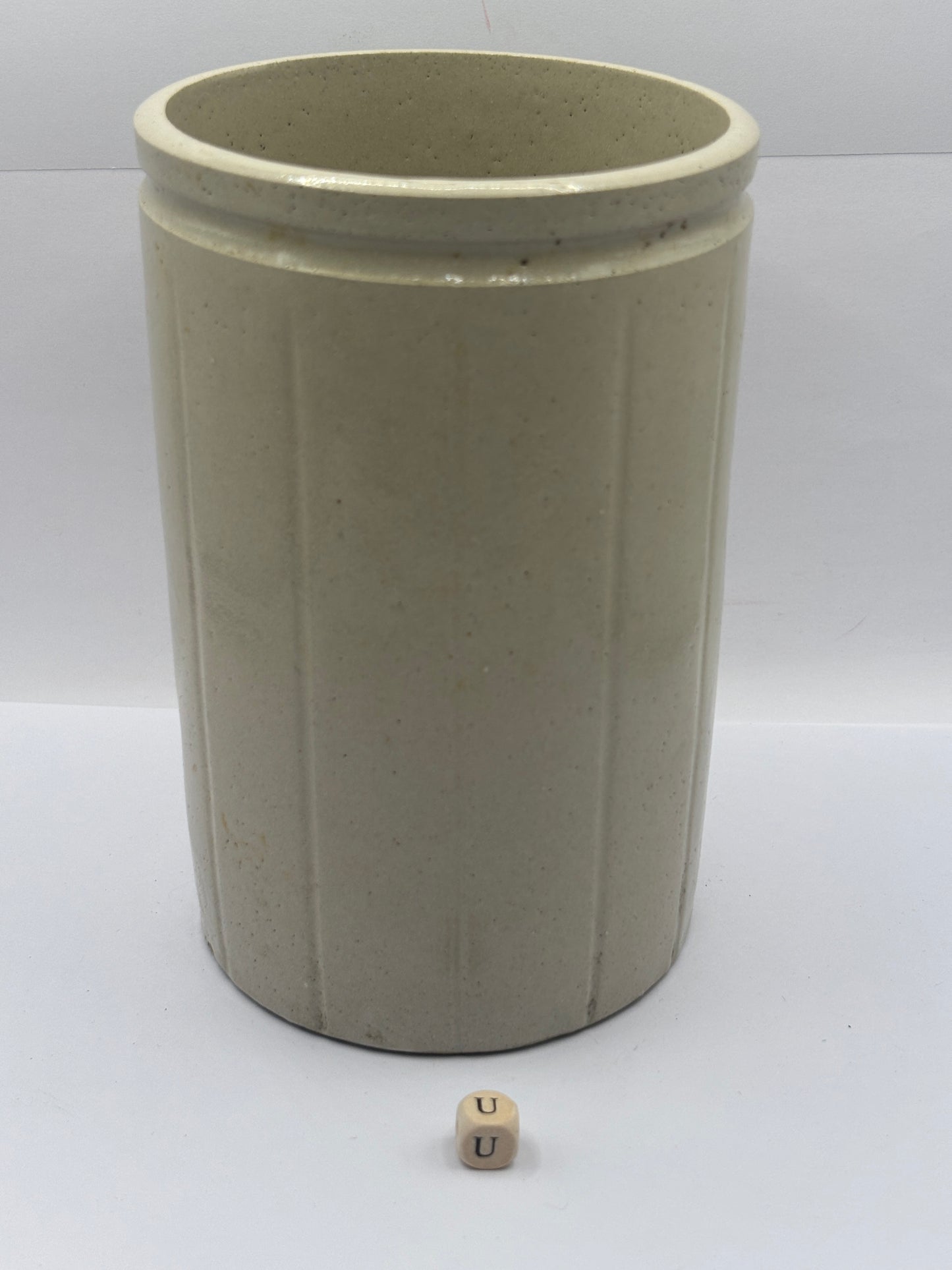 Old large 3lb ribbed stoneware jam pot (u)