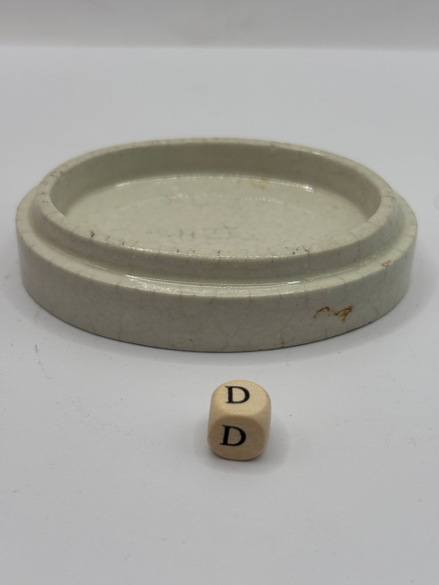 Rare oval shaped pot lid base, stacker (D)