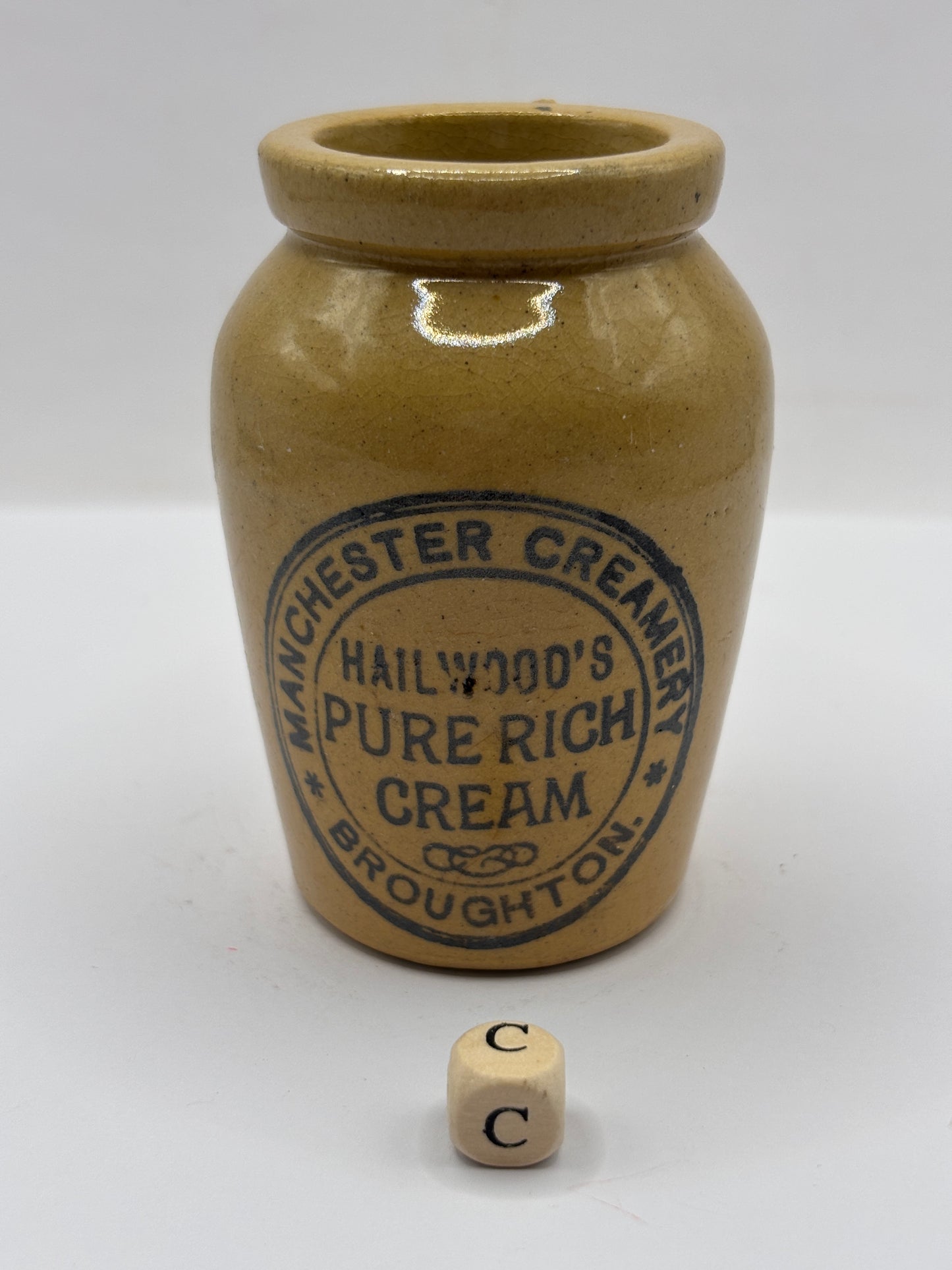 Old advertising cream pot, Manchester creamery Hailwoods (c)