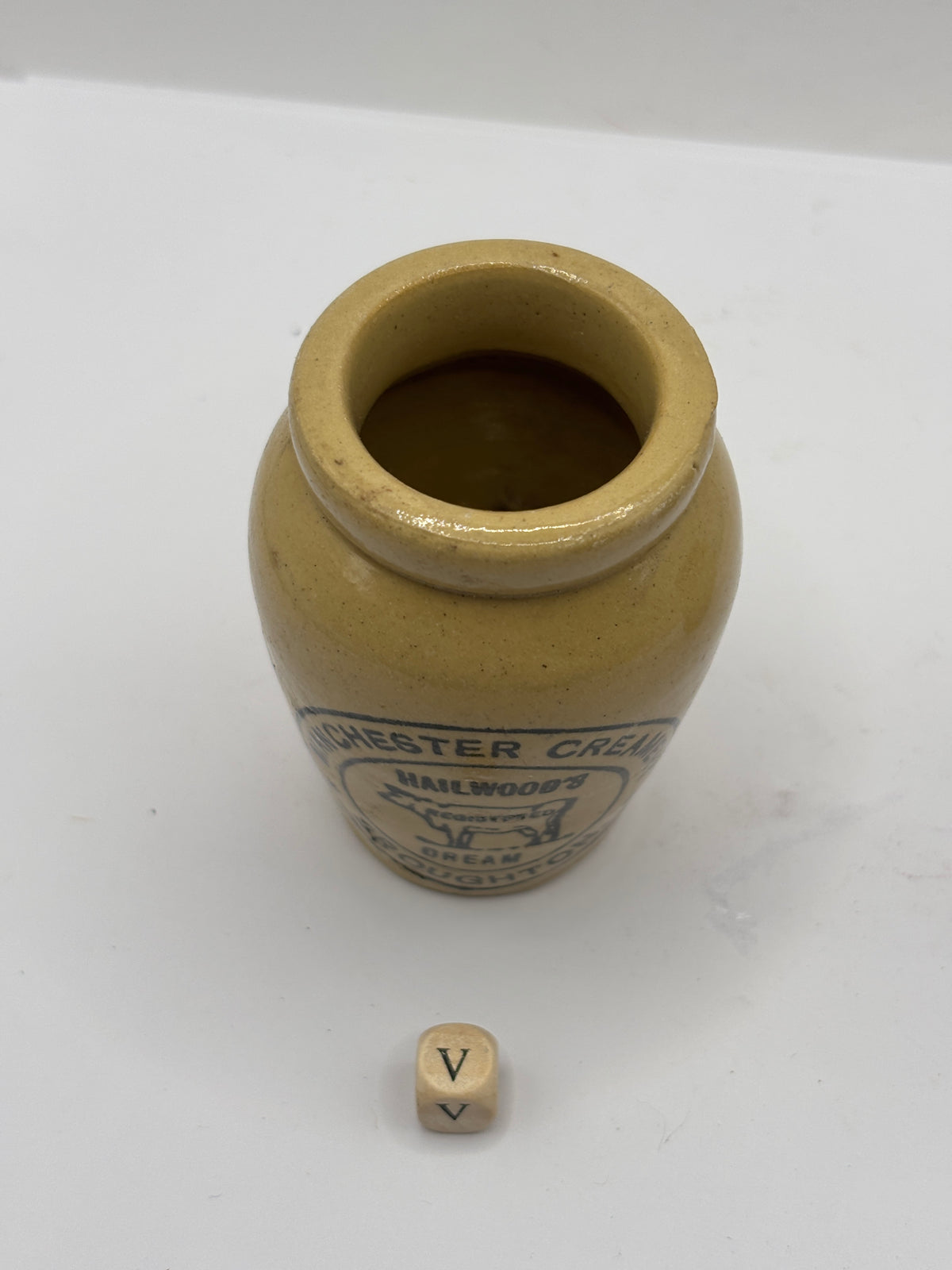 Old advertising cream pot, Hailwoods rich cream (v)