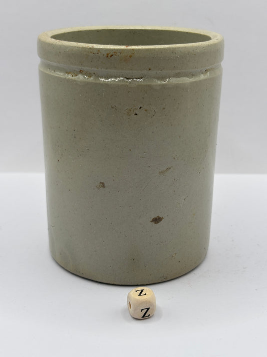 Old 1lb smooth stoneware jam pot (z)