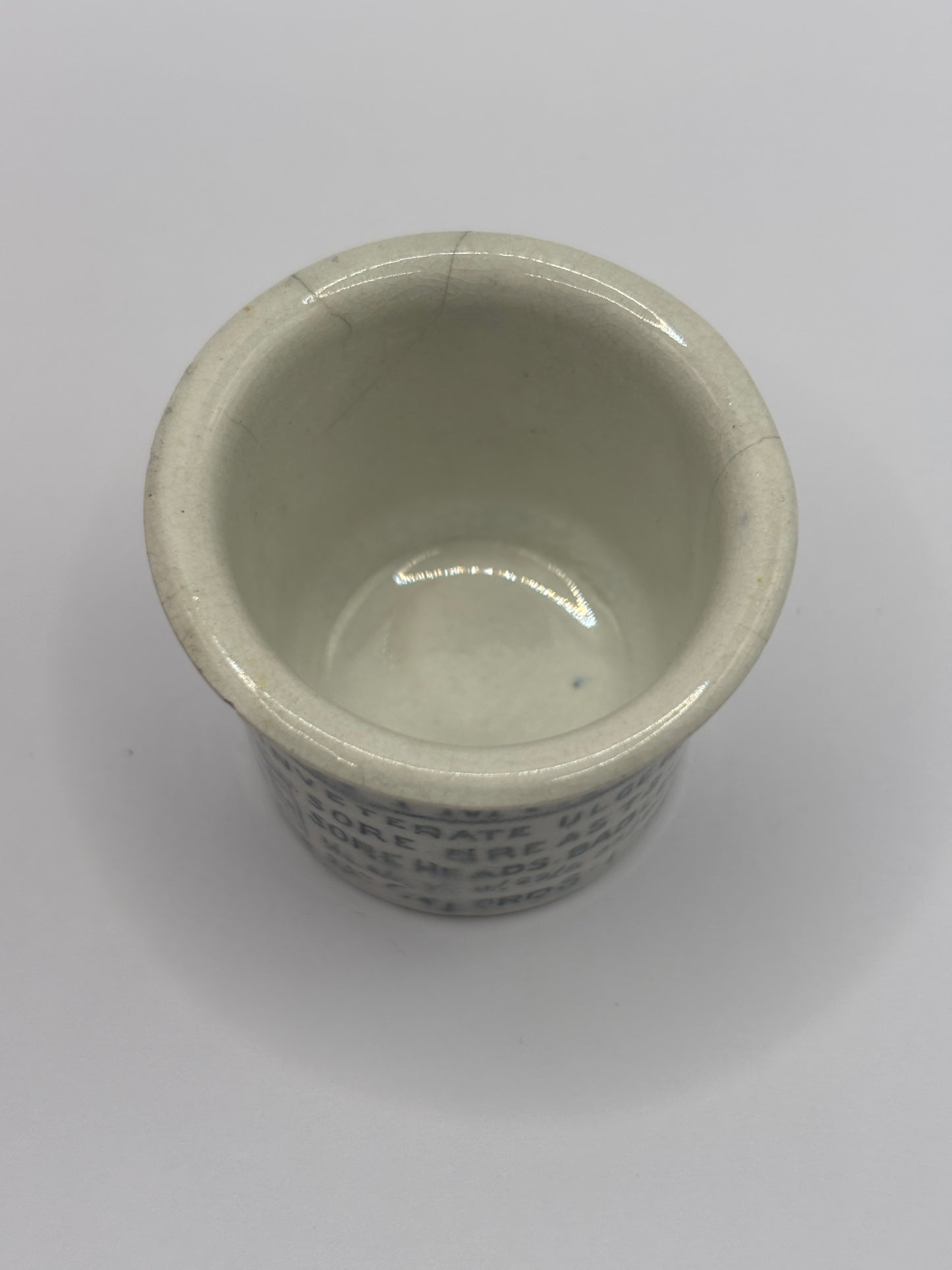 Old advertising ointment pot, Holloways ointment. Hairlined