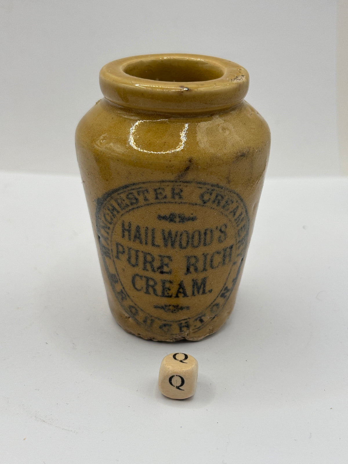 Old advertising cream pot, Hailwoods rich cream (Q)