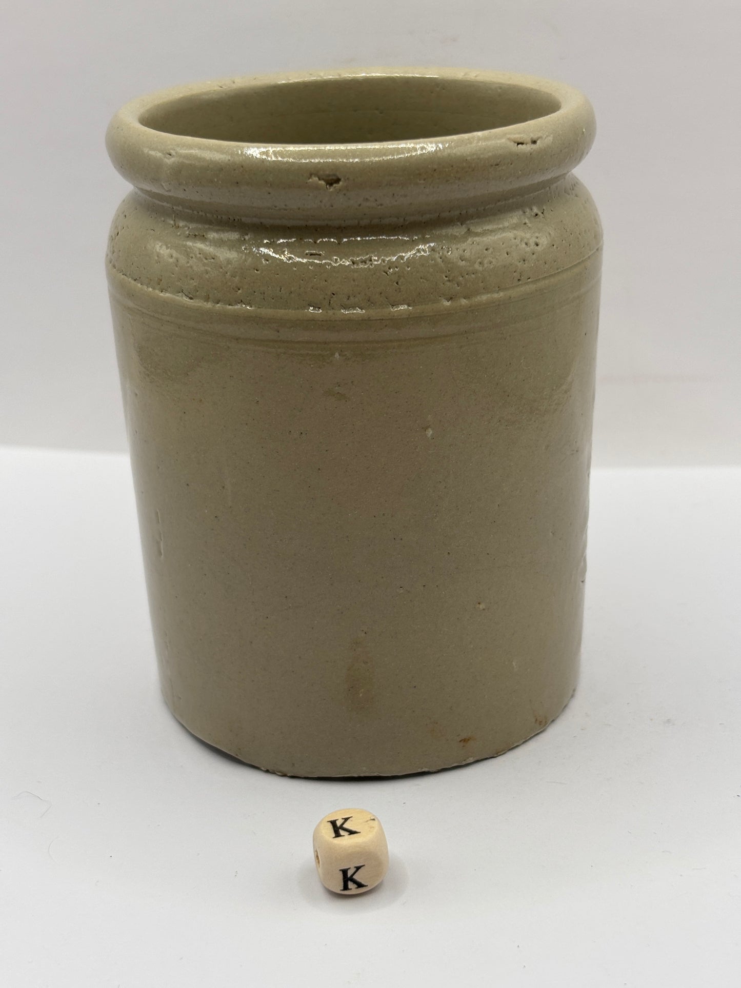 Old 1lb rolled top stoneware jam pot (K)