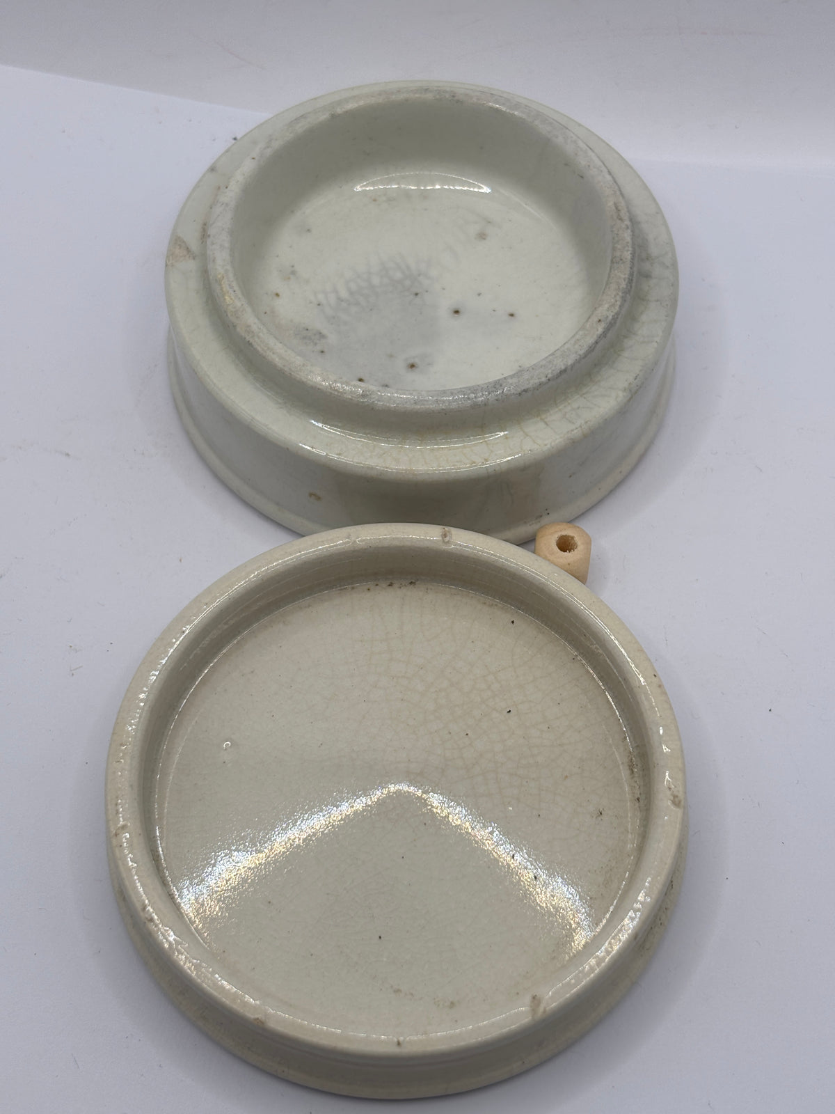 Old large plain stoneware lidded pot, pot lid and base (c)
