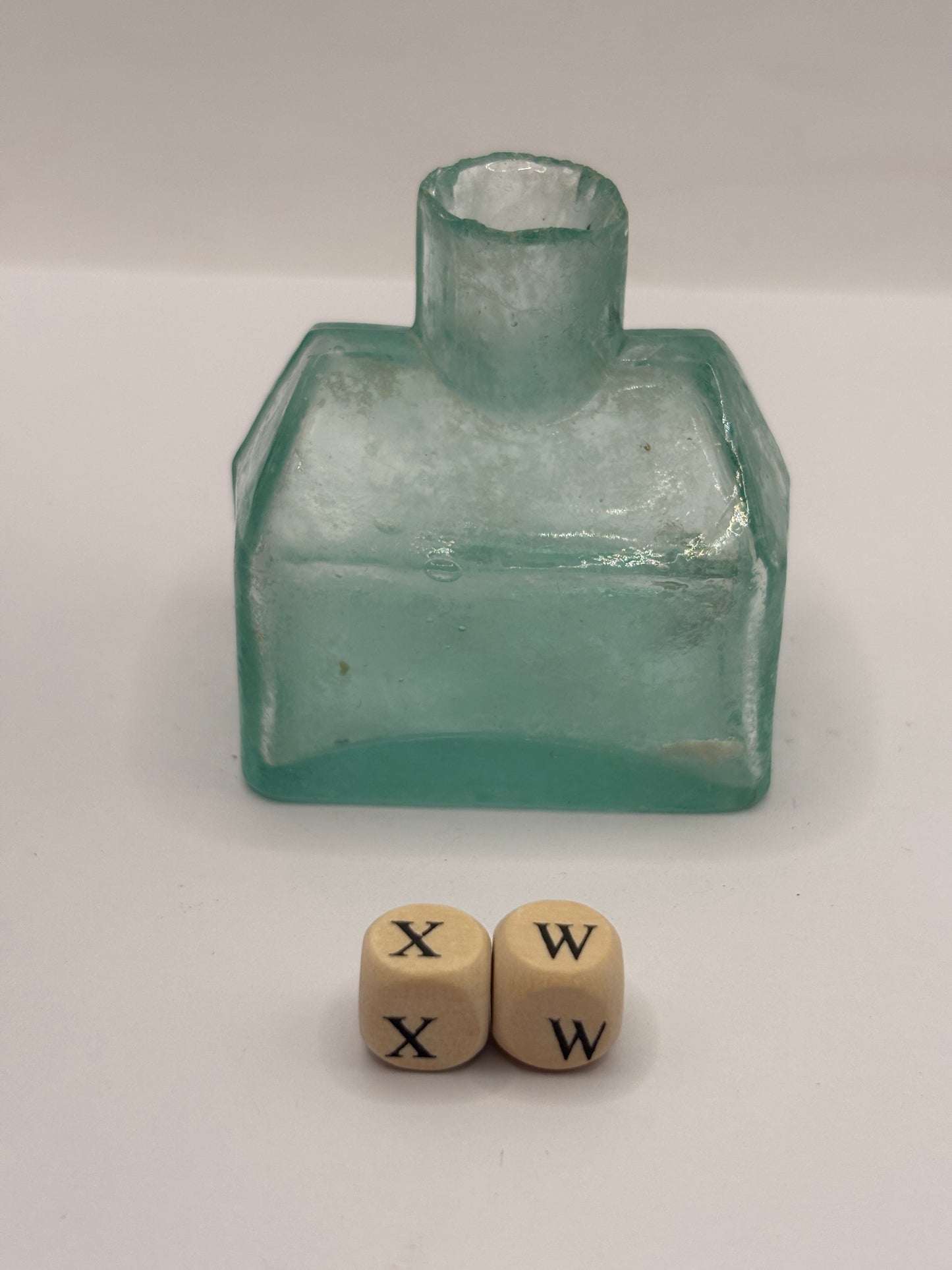 Old aqua glass inkwell, house ink (xw)