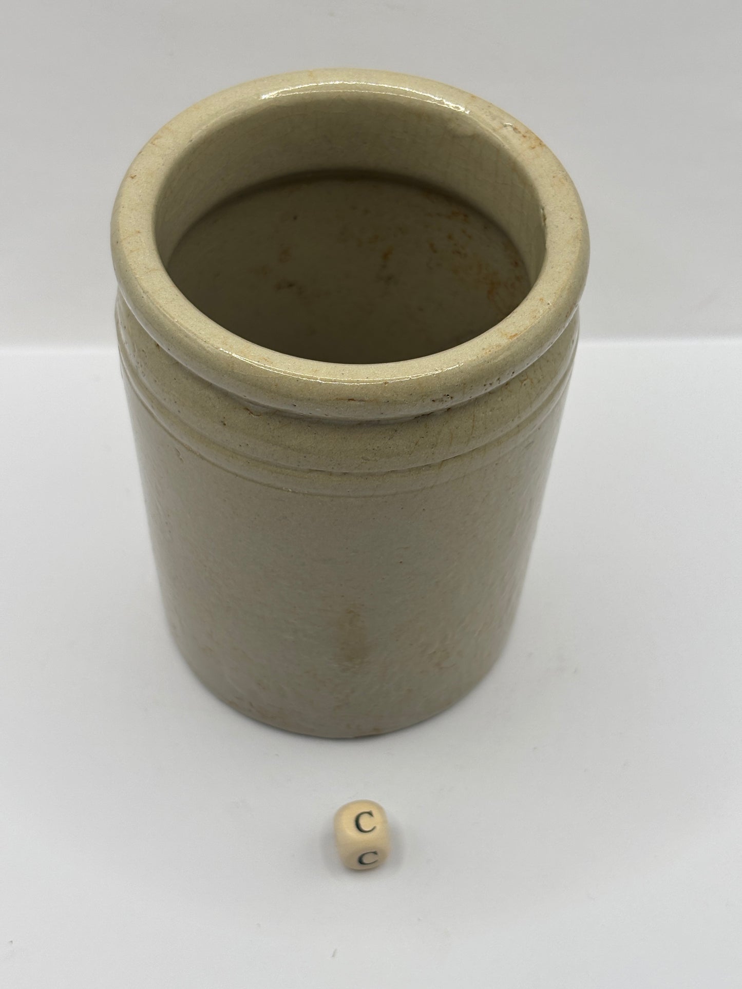Old 1lb rolled top stoneware jam pot (c)