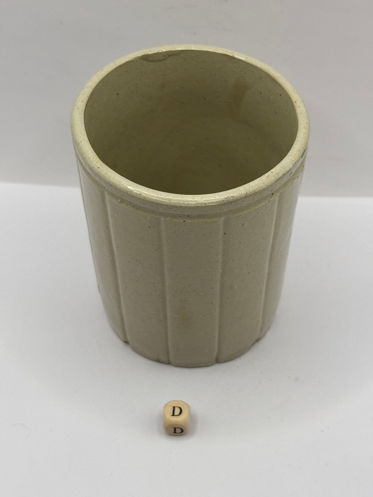 Old 1lb ribbed stoneware jam pot (D)