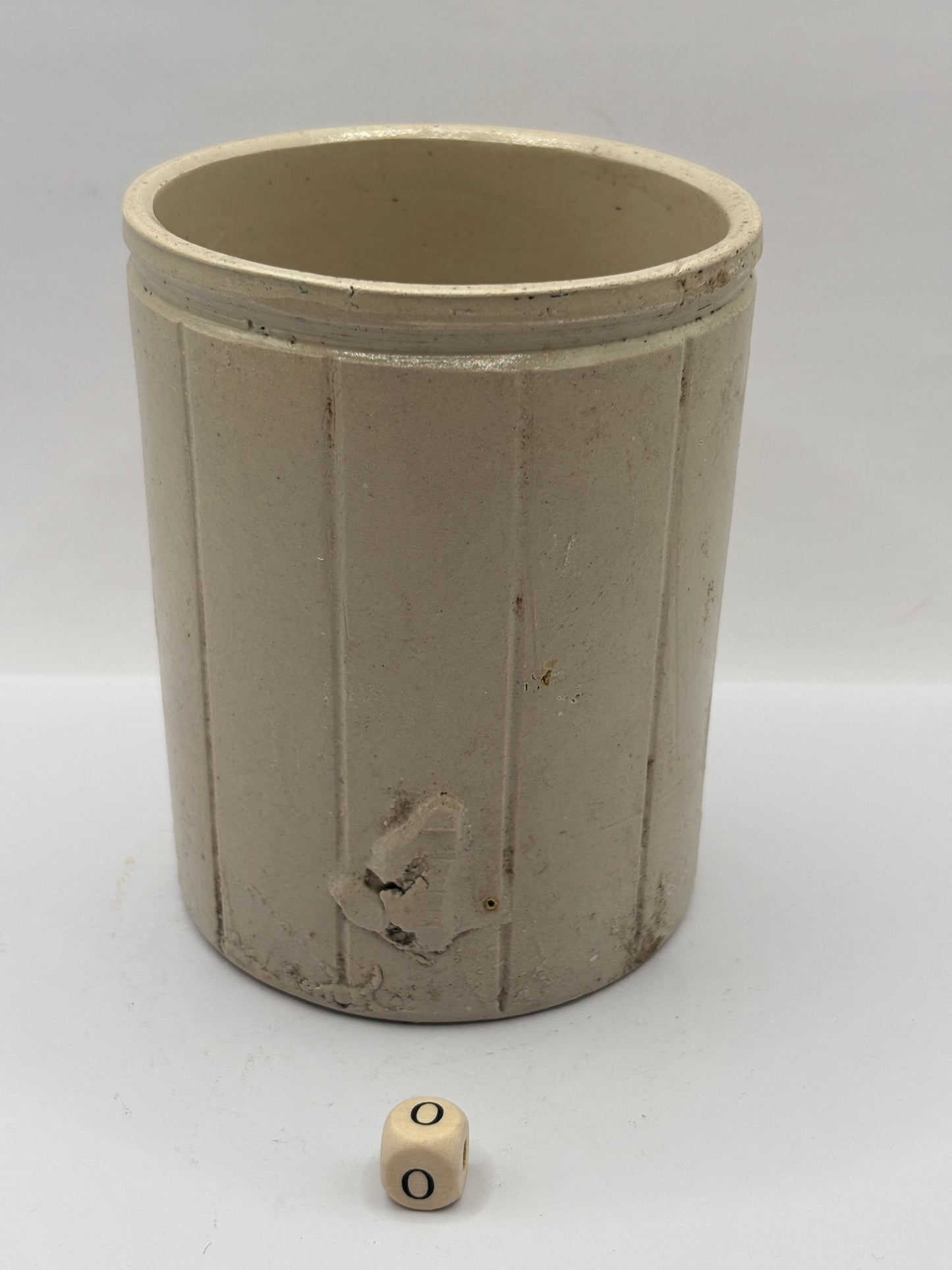Old 1lb ribbed stoneware jam pot (o)