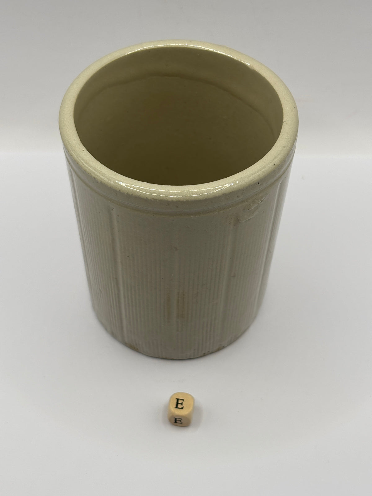 Old 1lb ribbed stoneware jam pot (e)