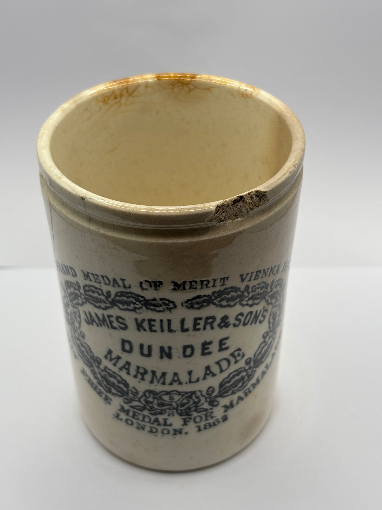 Old 1lb James Keiller Dundee marmalade jar. Damaged