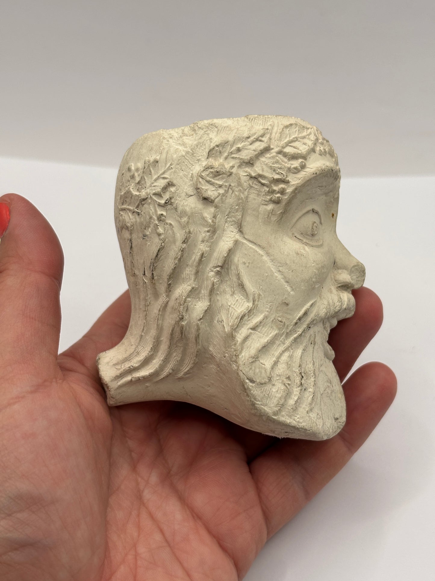 Old XL figural clay pipe head, pipe bowl