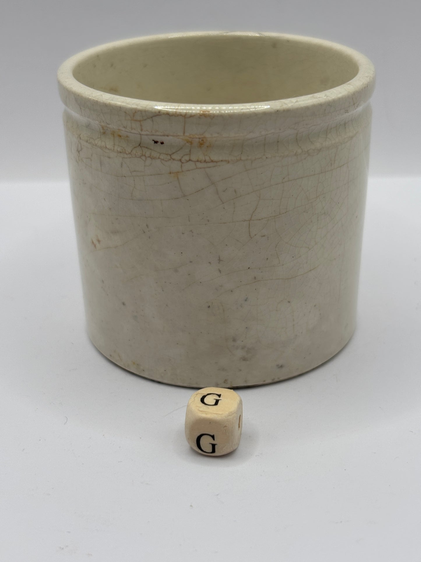 Old chunky stoneware pot (G)