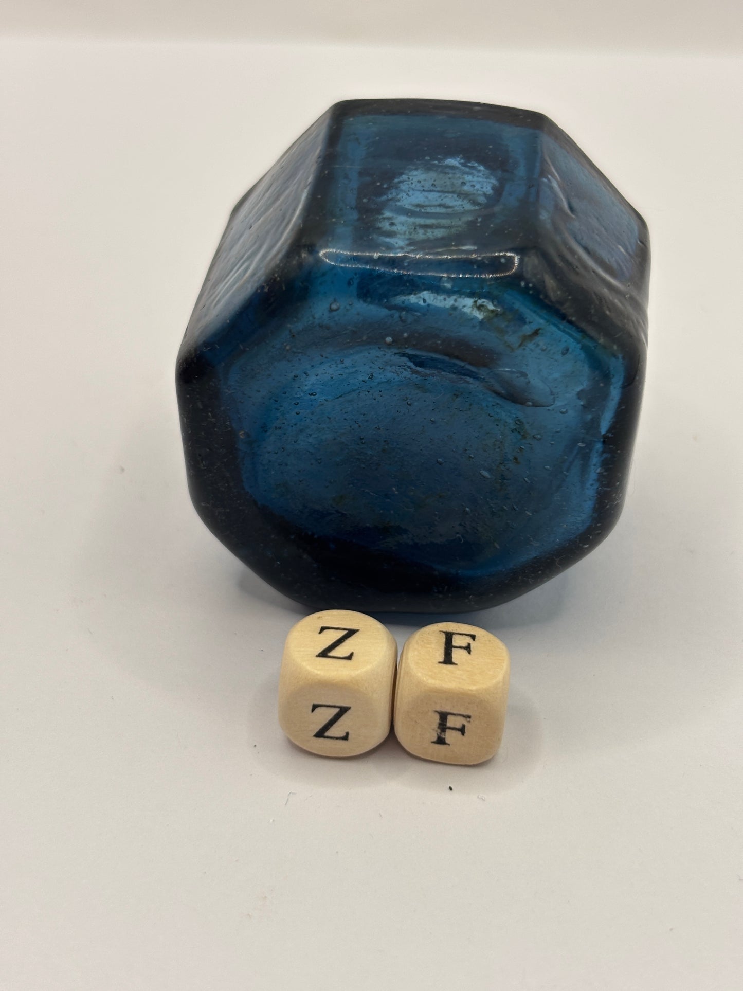 Old blue glass ink bottle, inkwell, penny ink (ZF)