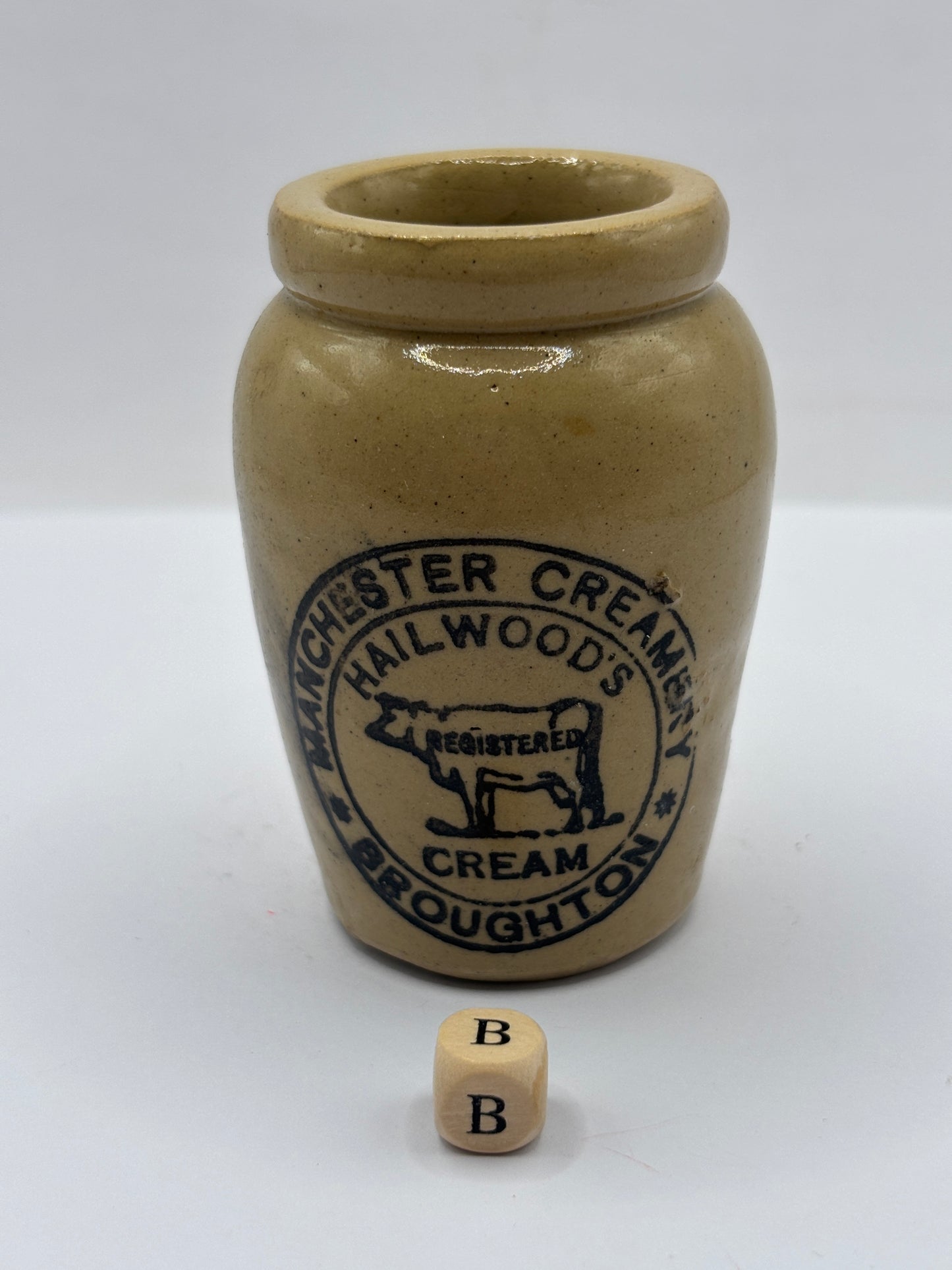 Old advertising cream pot, Manchester creamery Hailwoods (B)